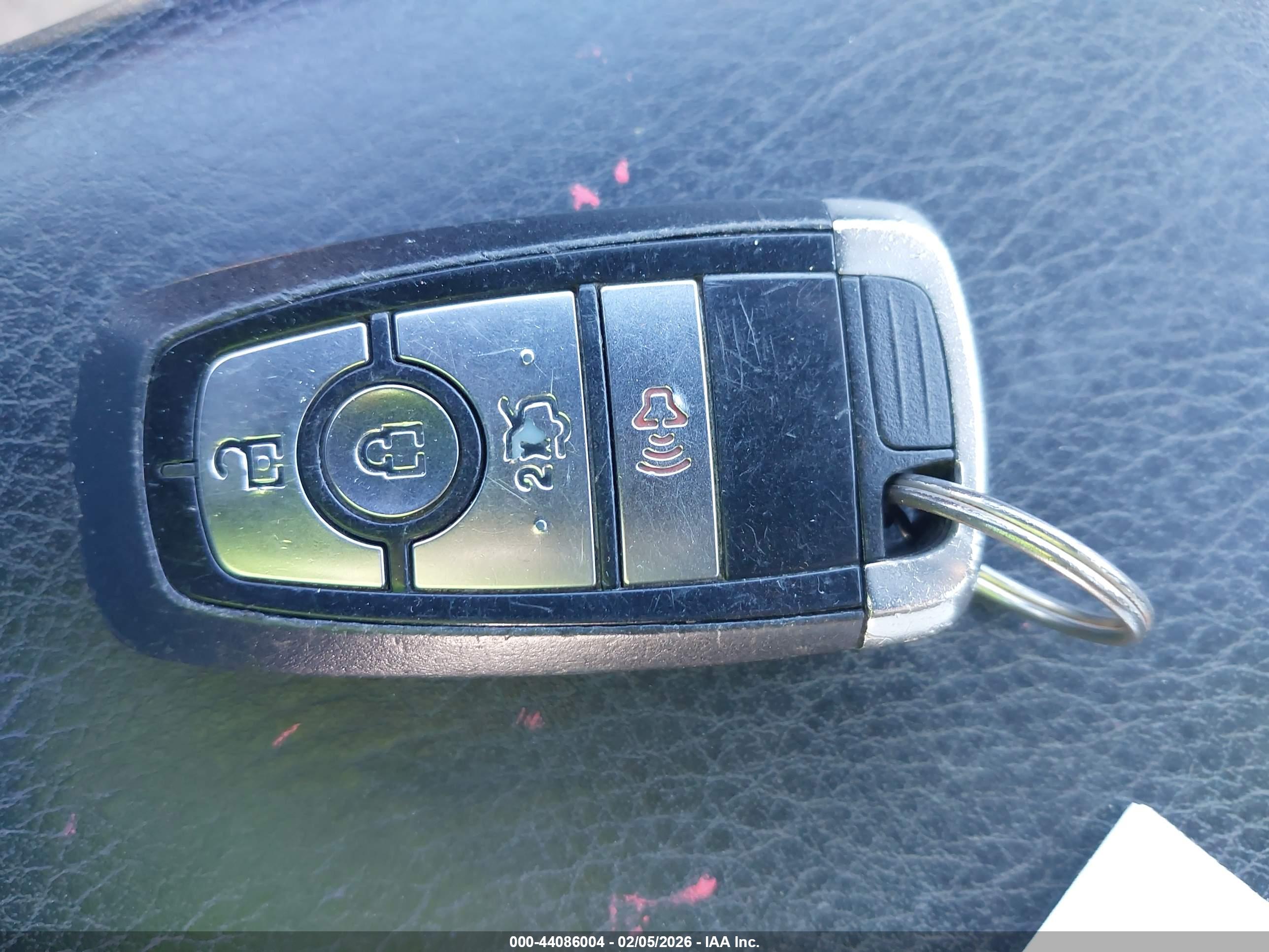 FORD FUSION image 11