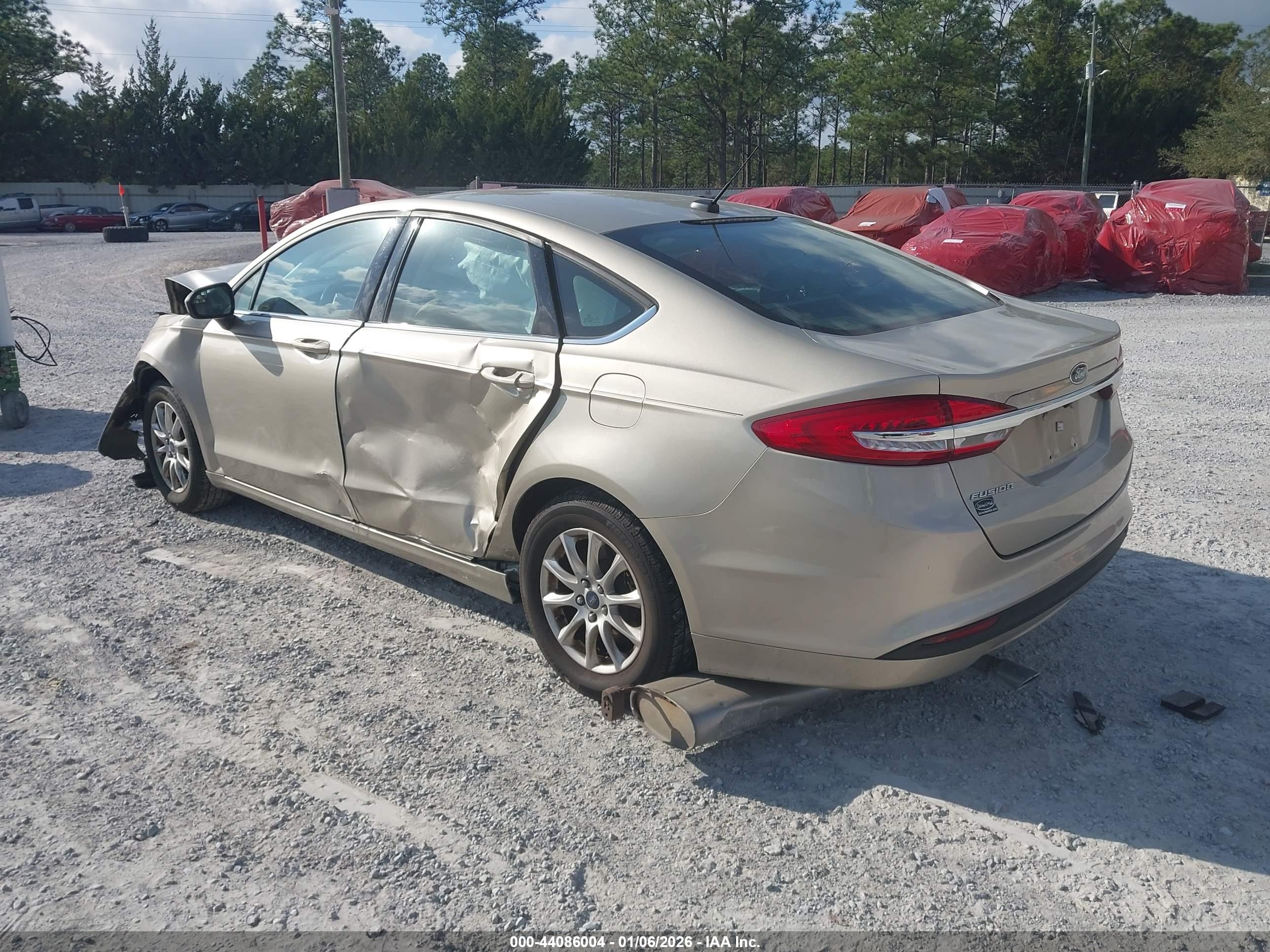 FORD FUSION image 3