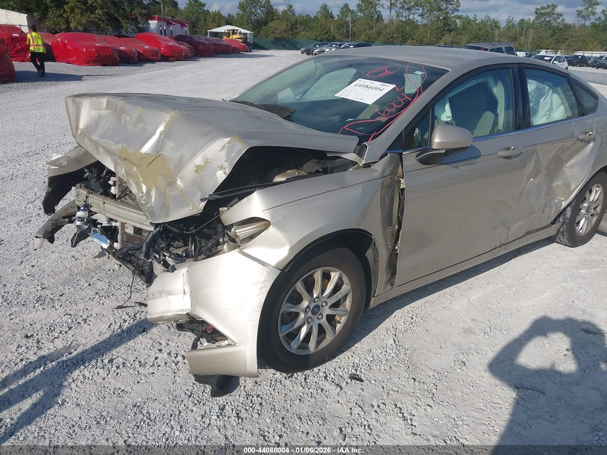 FORD FUSION image 6
