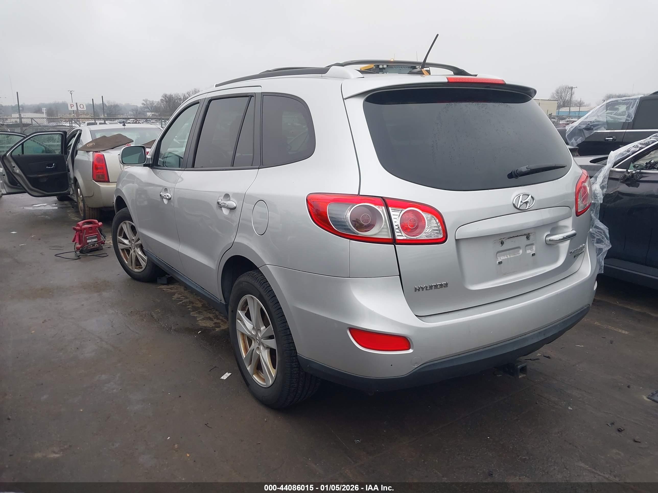 HYUNDAI SANTA image 3