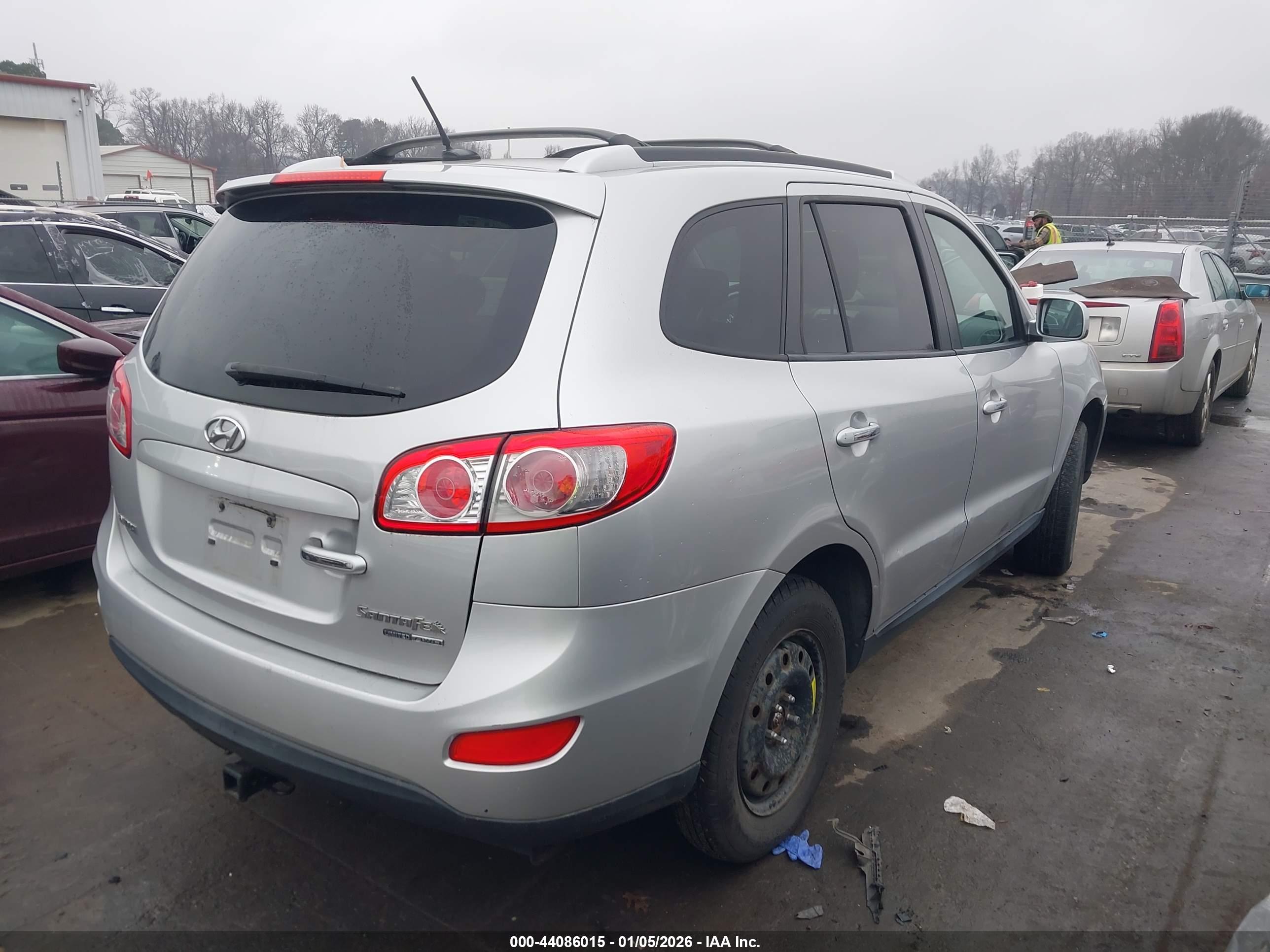HYUNDAI SANTA image 4