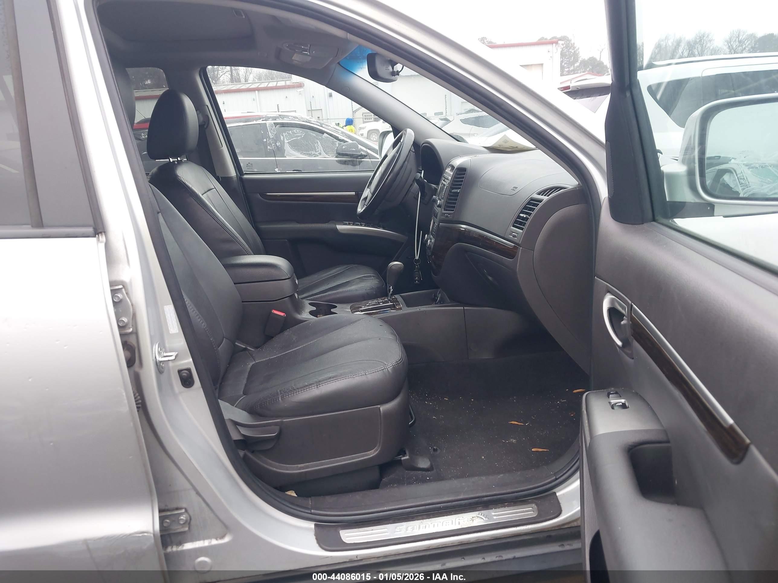 HYUNDAI SANTA image 5