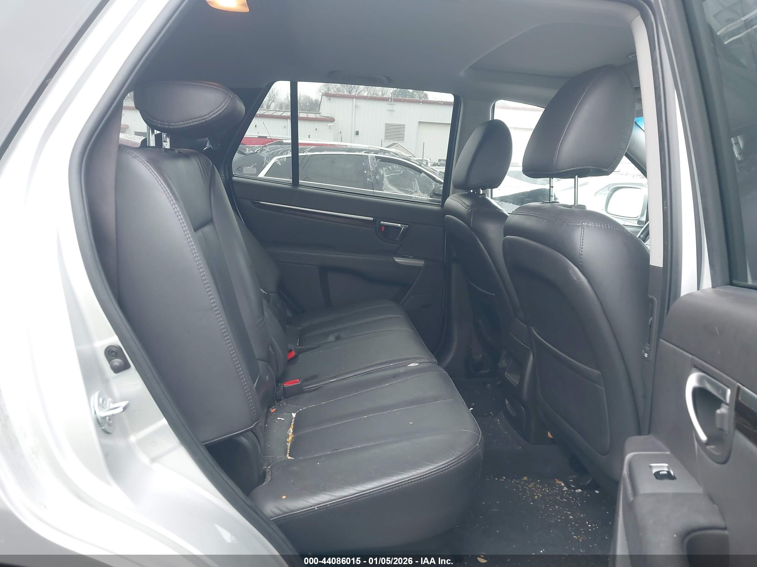 HYUNDAI SANTA image 8