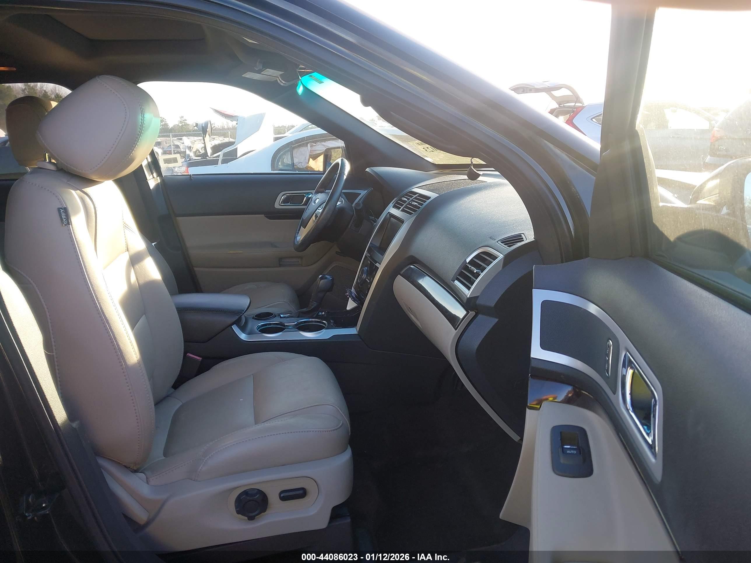 FORD EXPLORER image 5