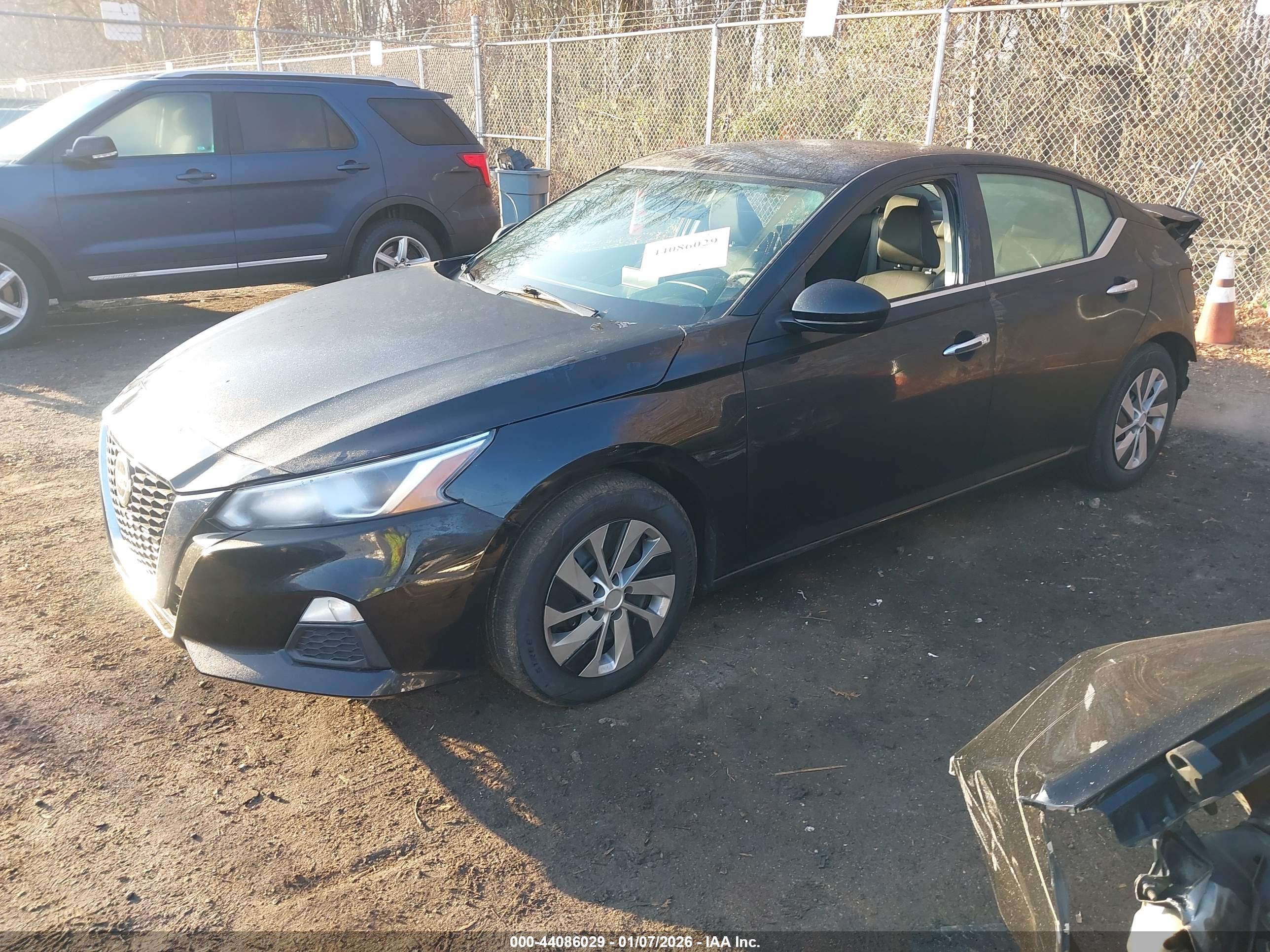 NISSAN ALTIMA image 2