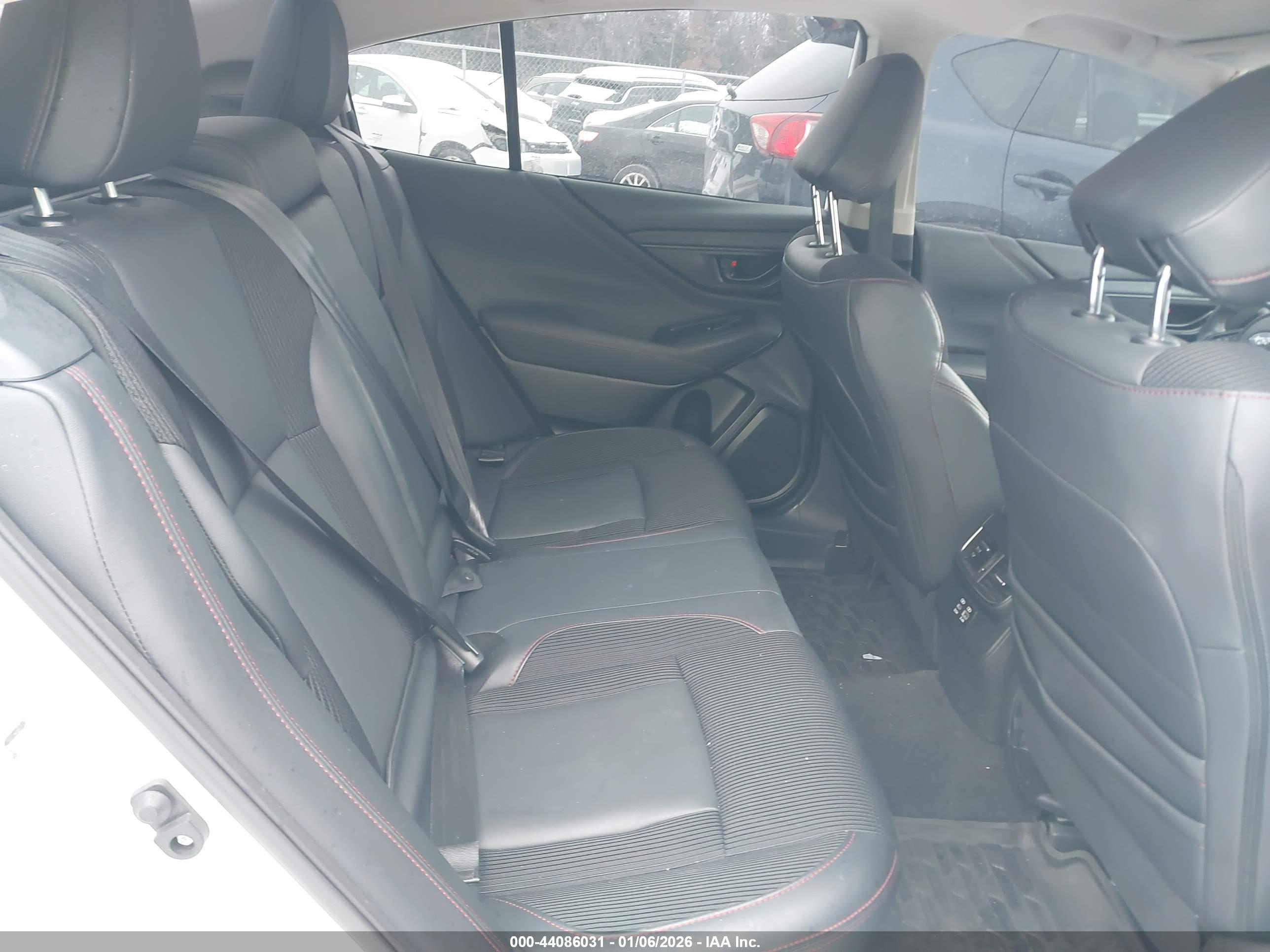 SUBARU LEGACY image 8