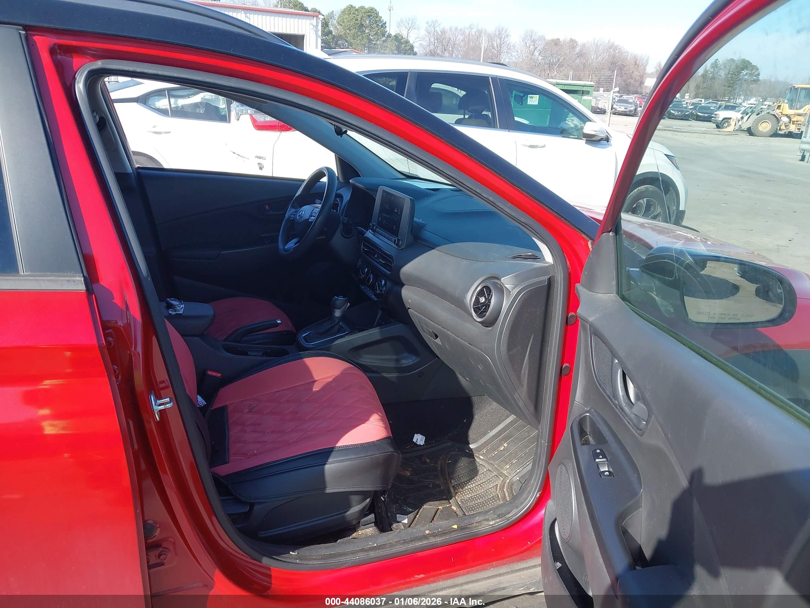HYUNDAI KONA image 5