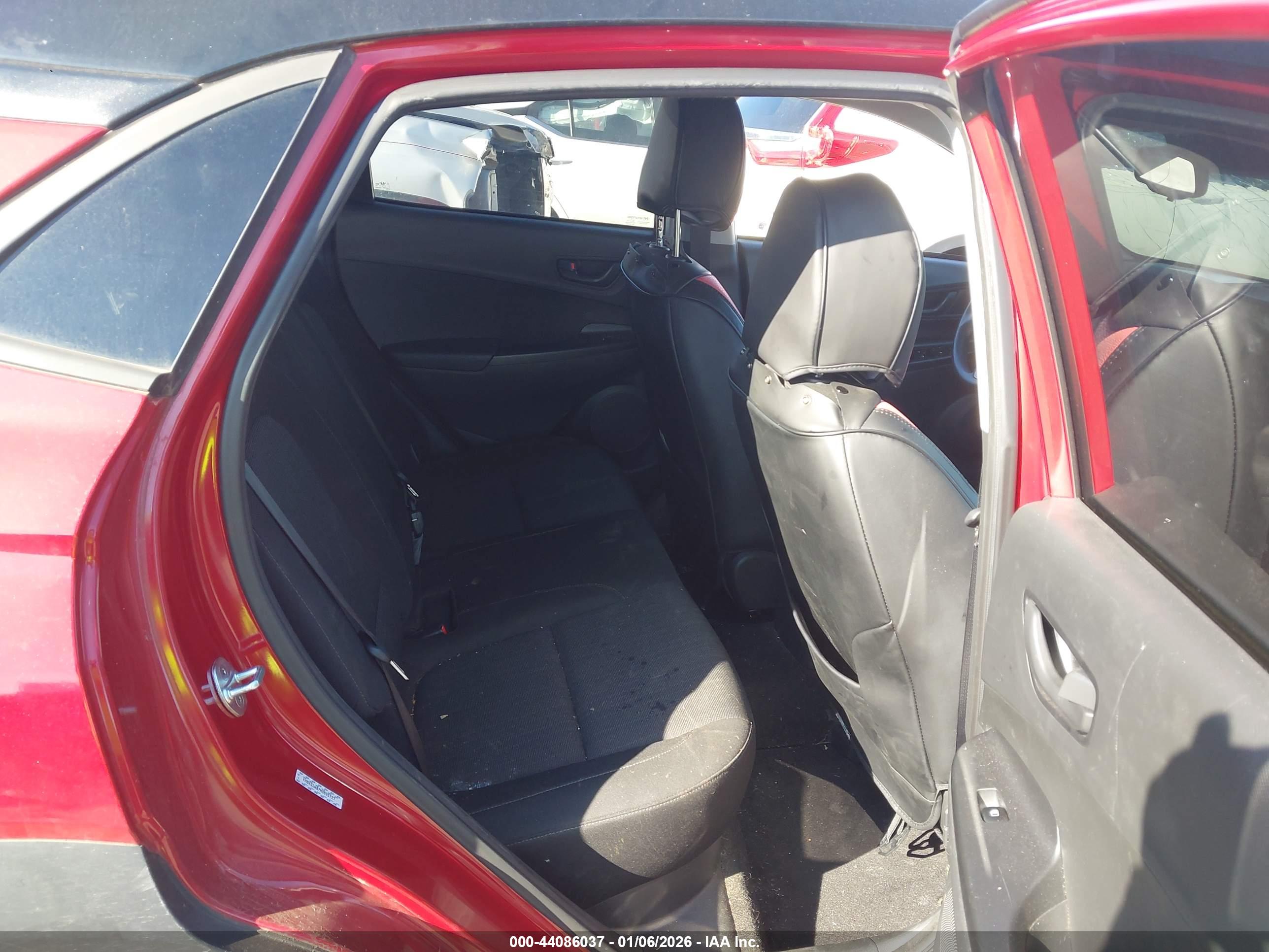 HYUNDAI KONA image 8