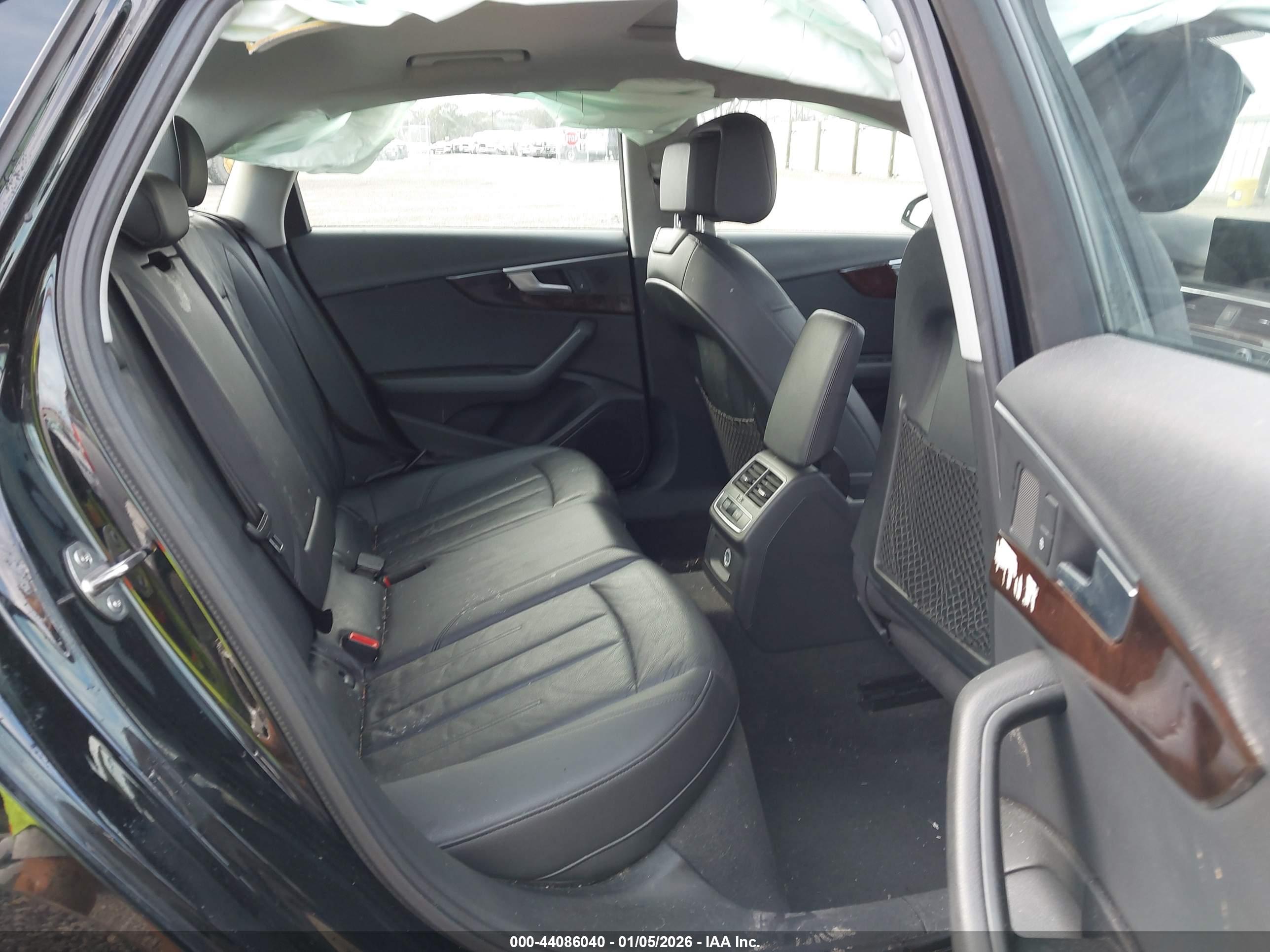 AUDI A4 image 8