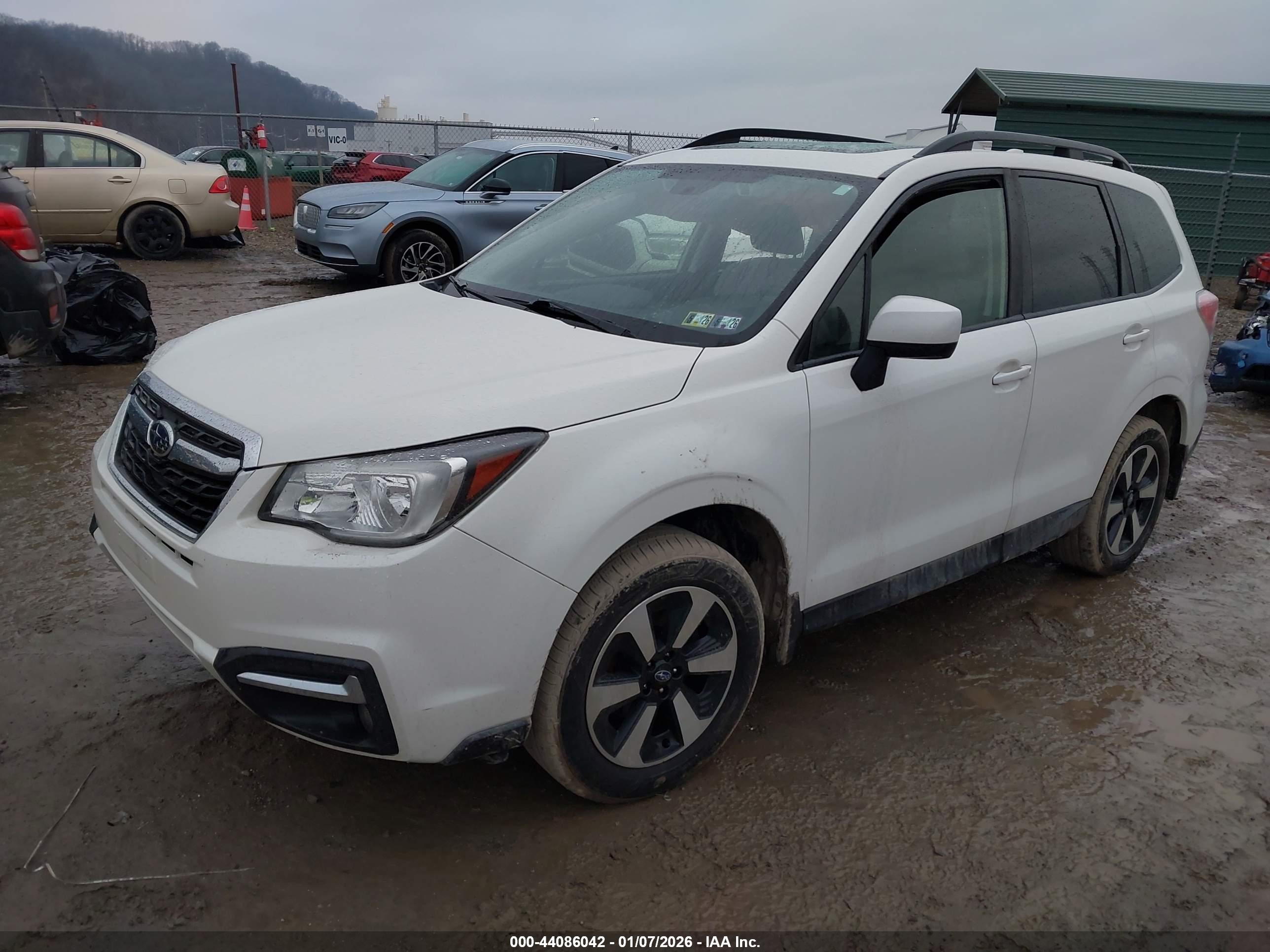 SUBARU FORESTER image 2