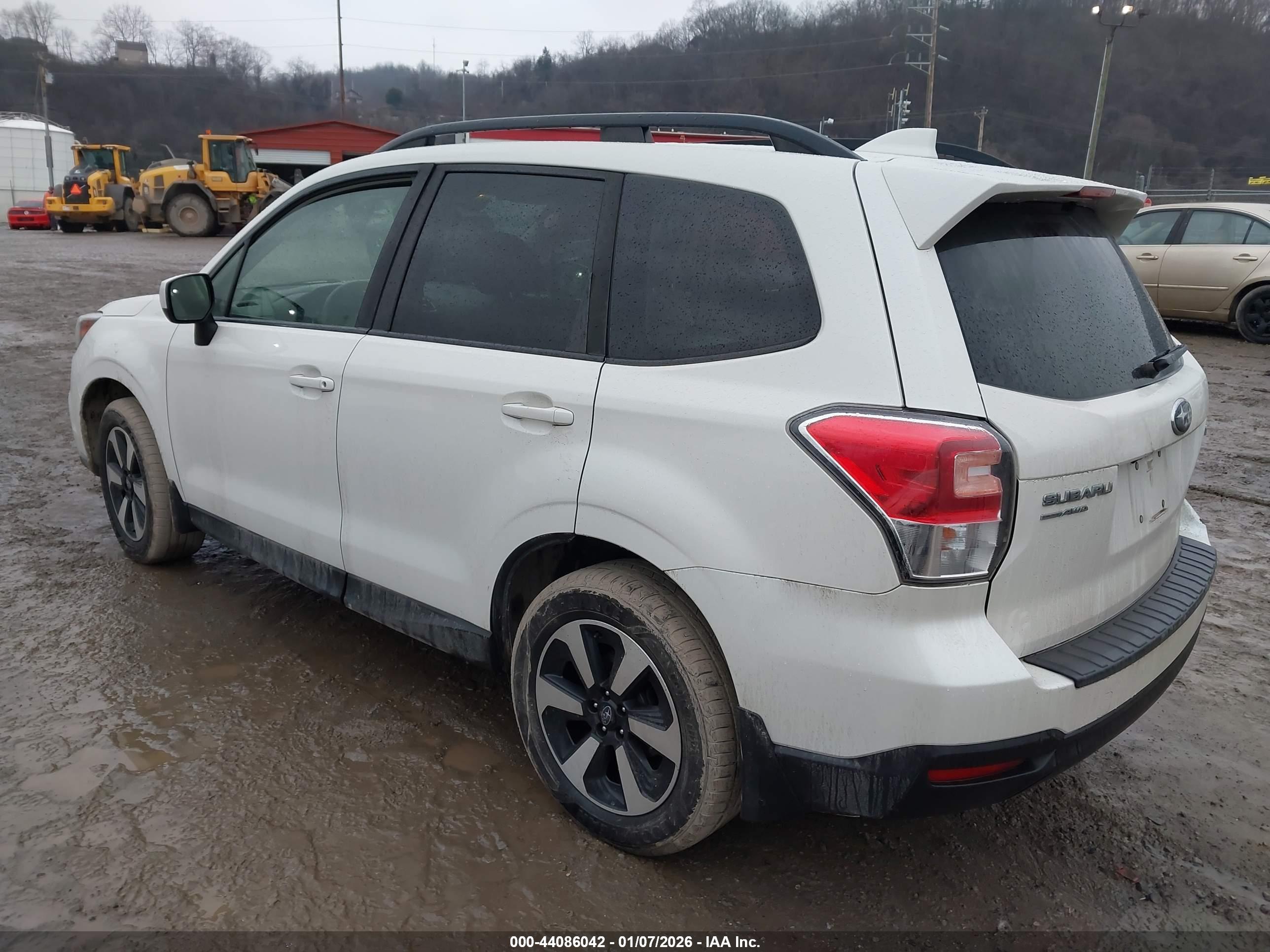 SUBARU FORESTER image 3