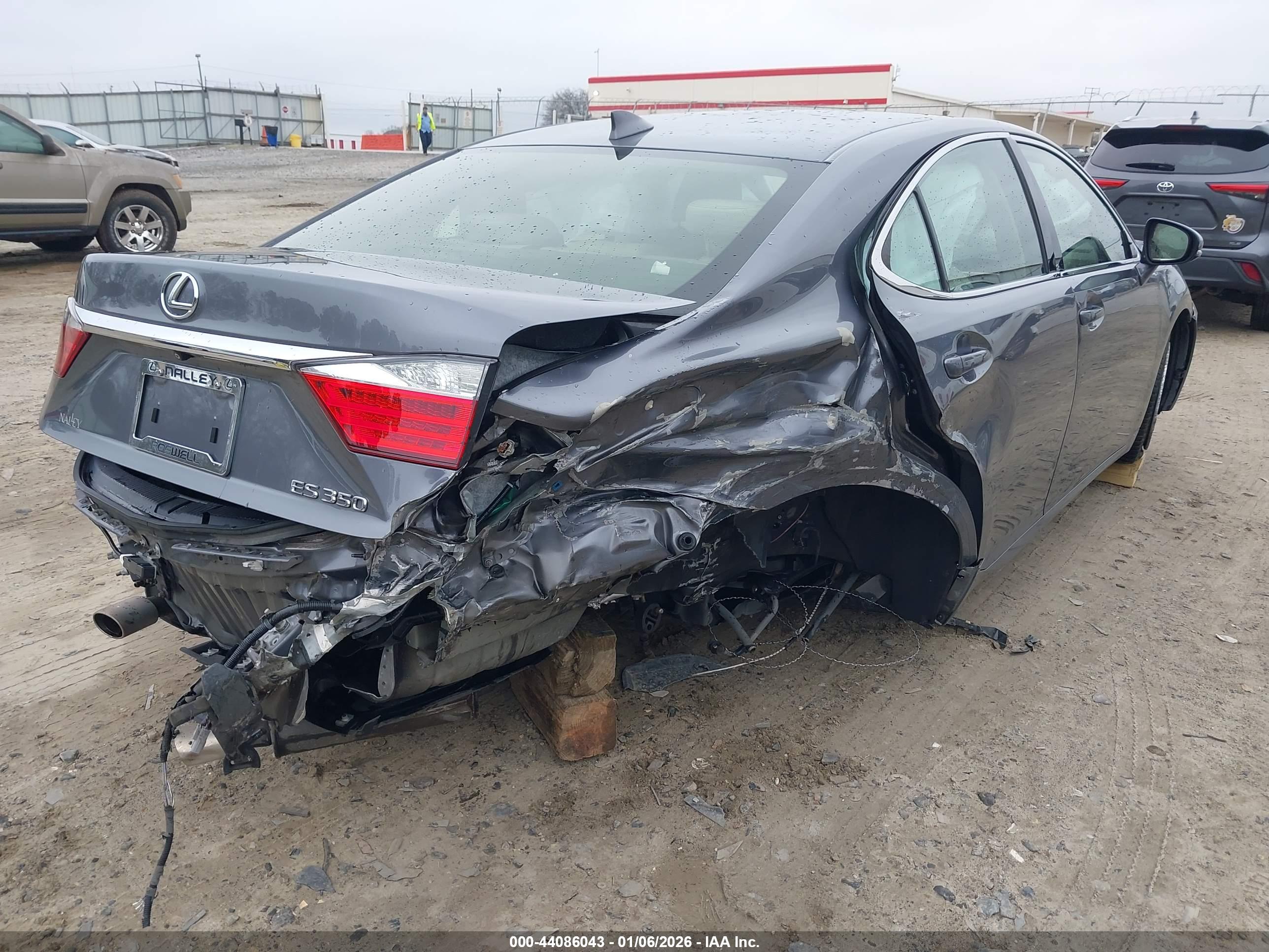 LEXUS ES image 6