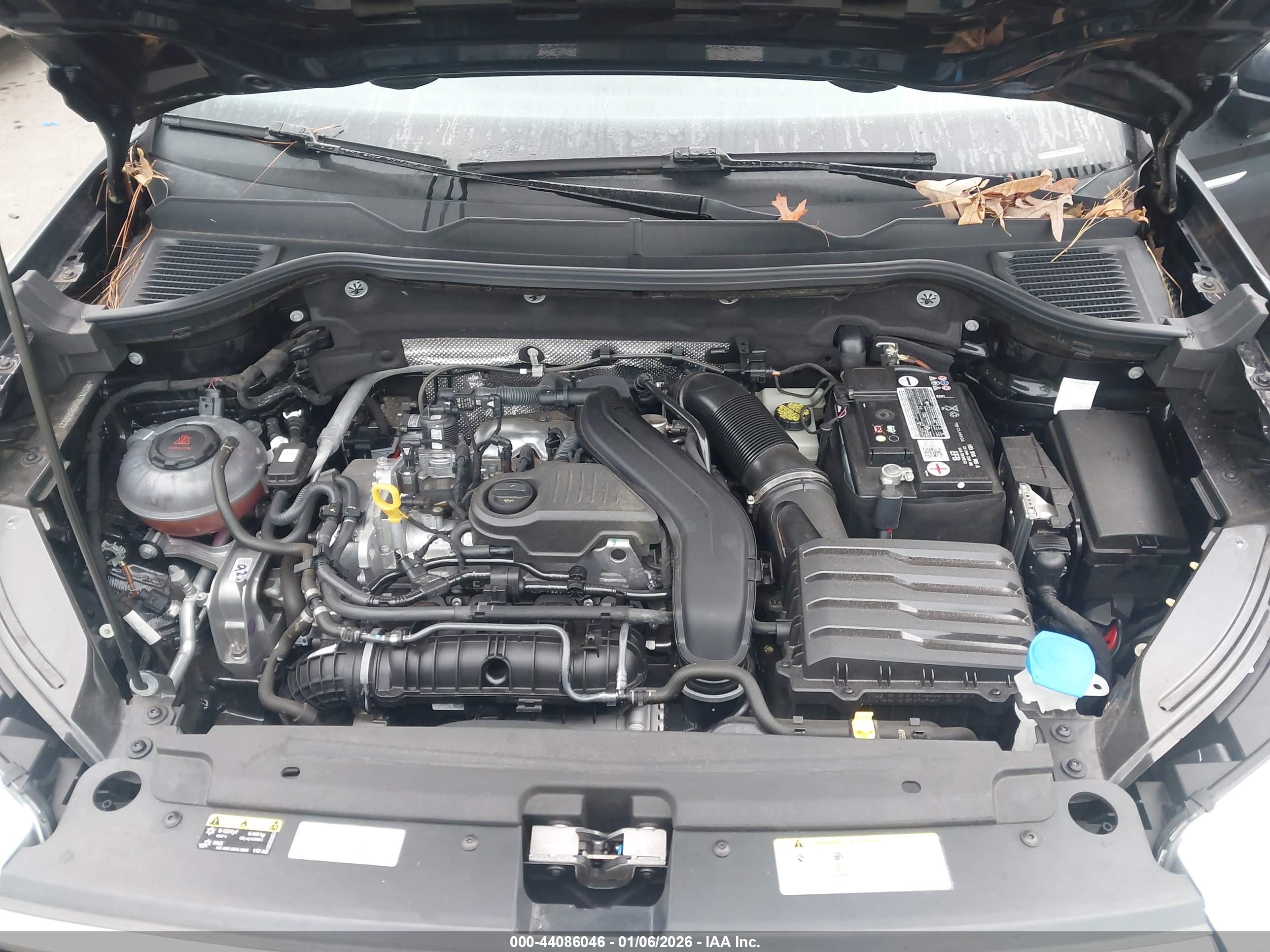 VOLKSWAGEN TAOS image 10