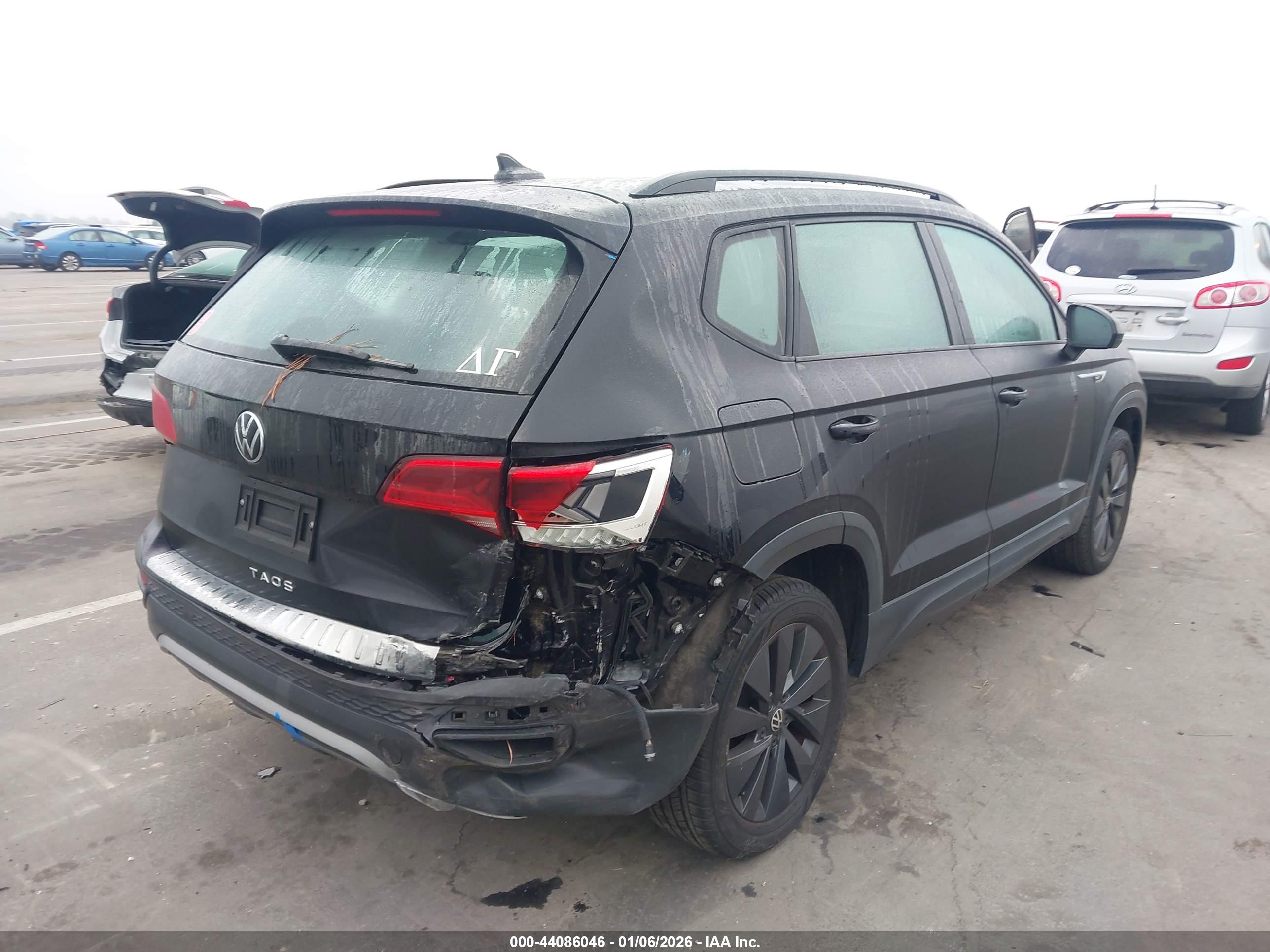 VOLKSWAGEN TAOS image 4