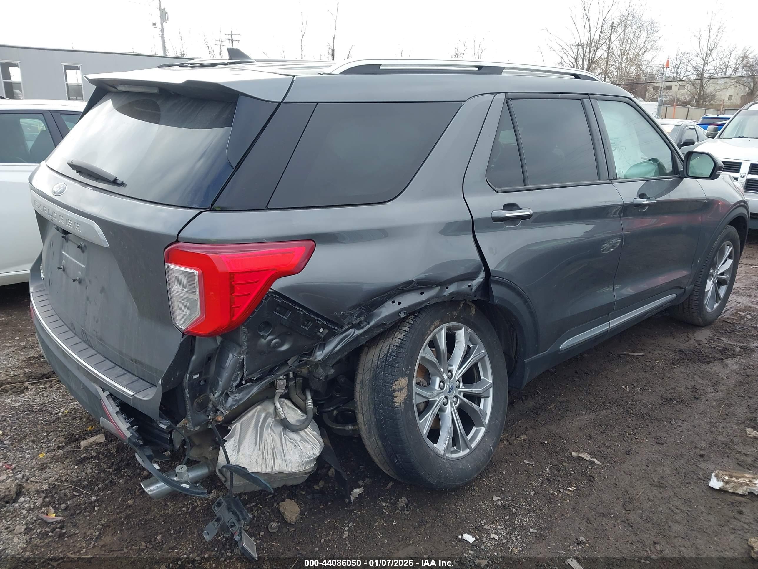 FORD EXPLORER image 4