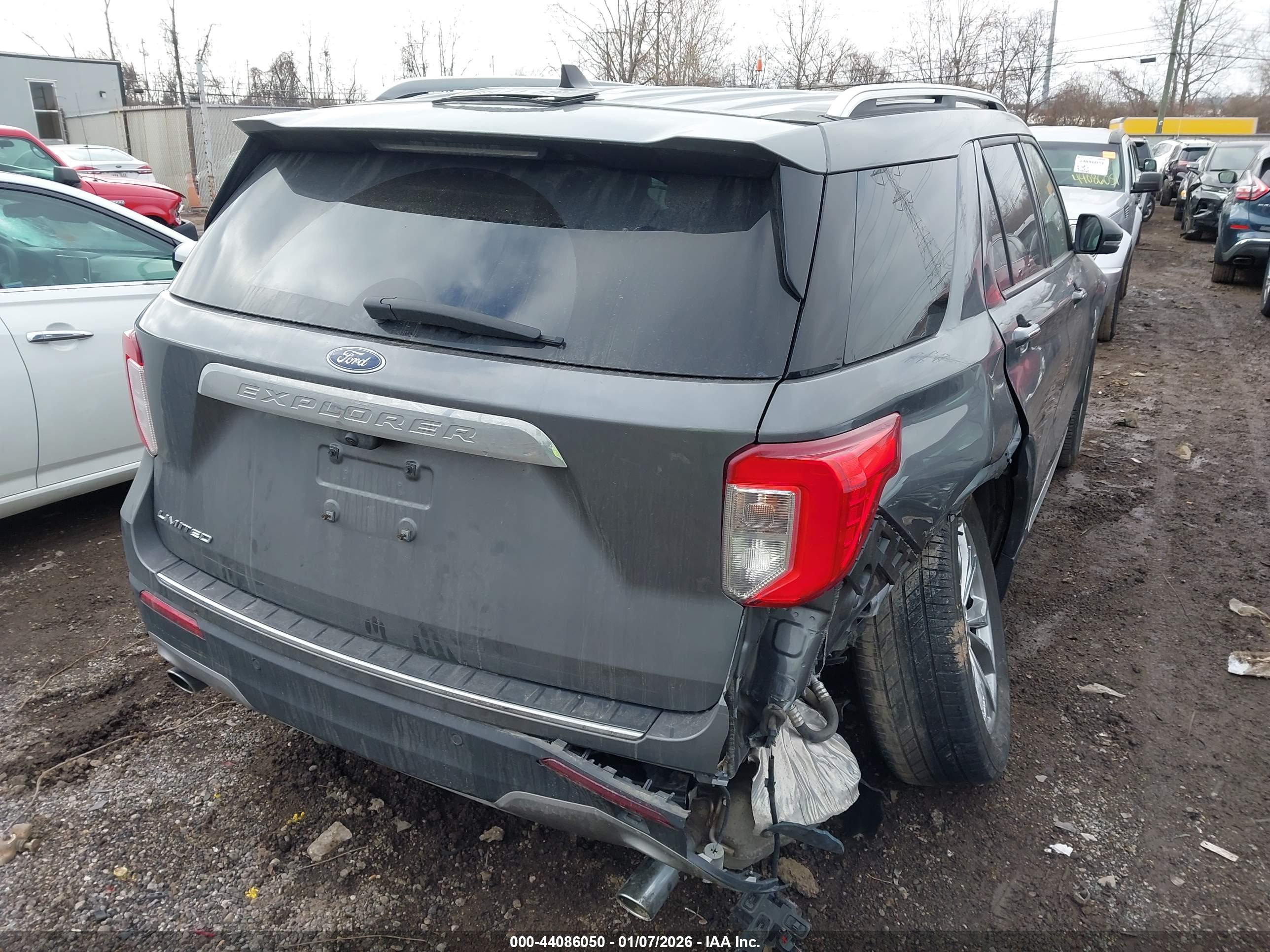 FORD EXPLORER image 6