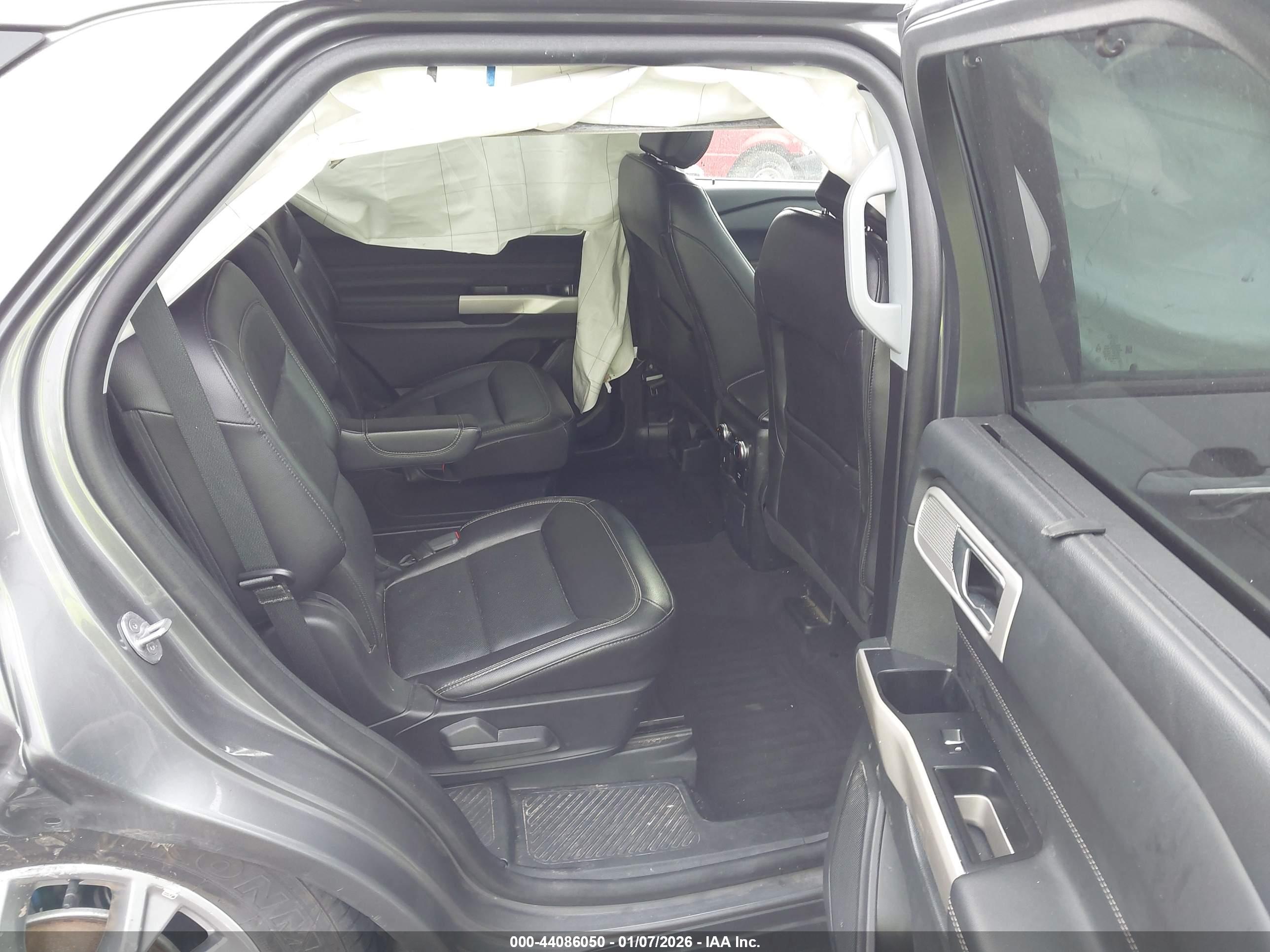 FORD EXPLORER image 8