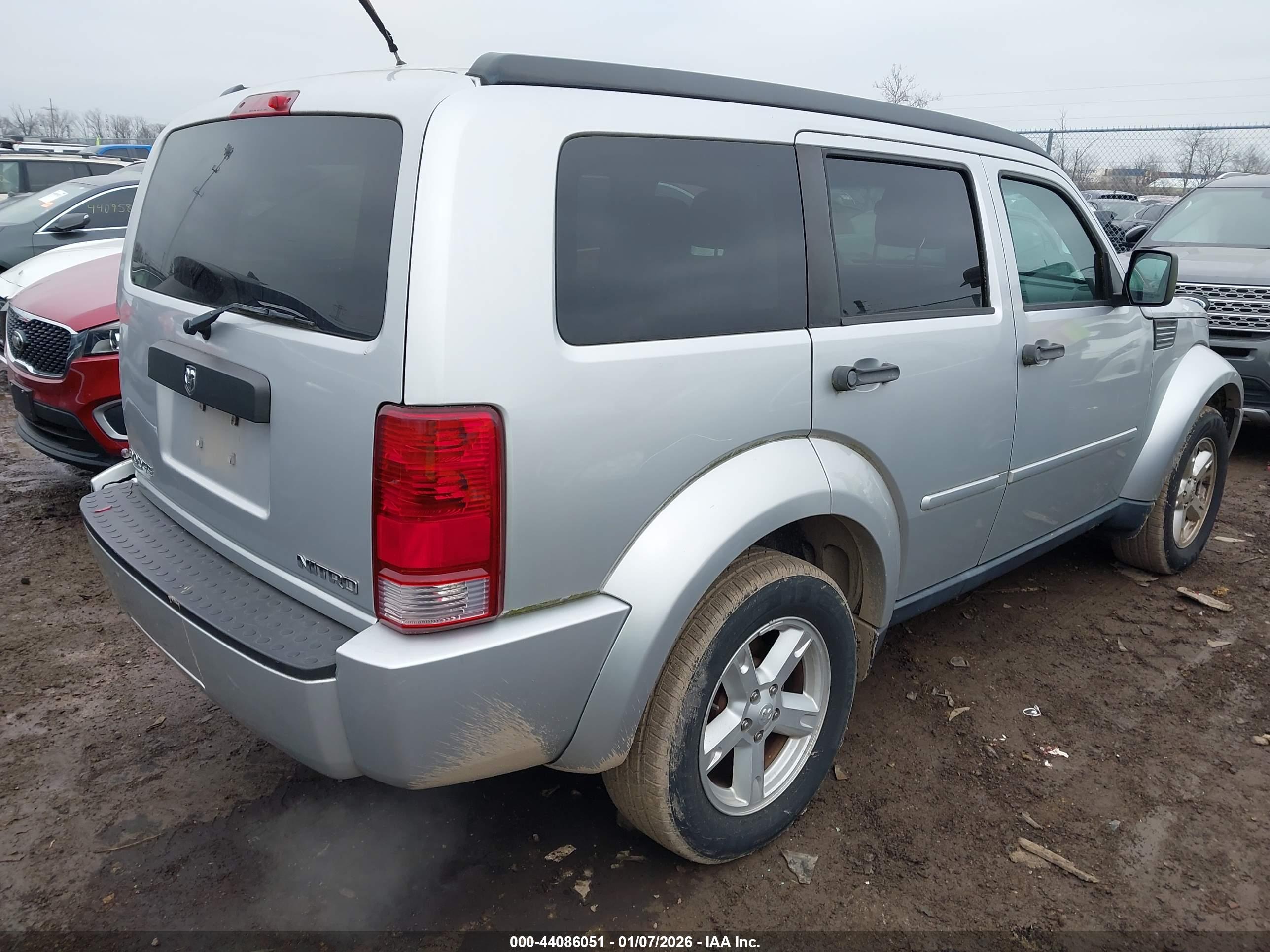 DODGE NITRO image 4