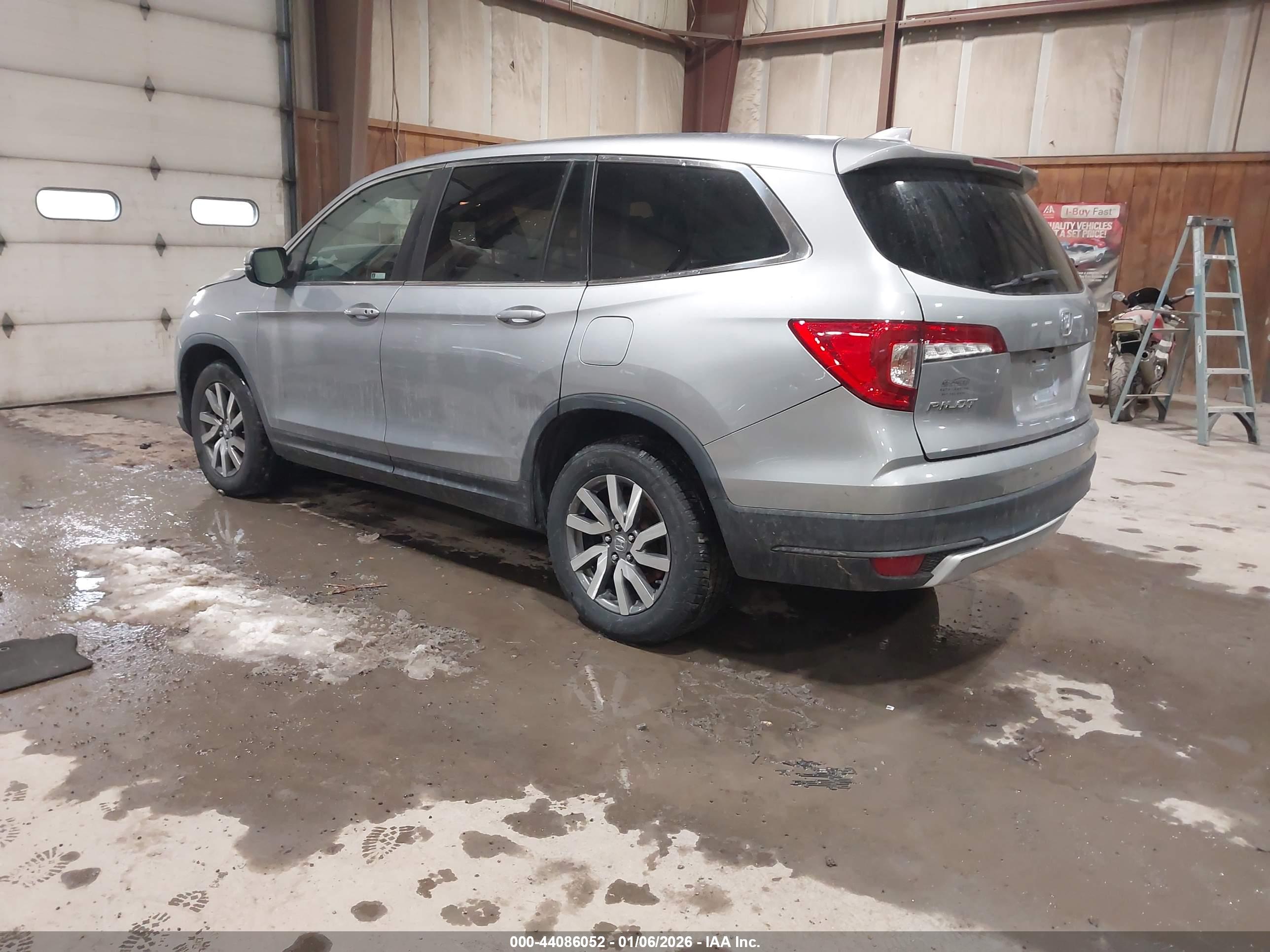 HONDA PILOT image 3