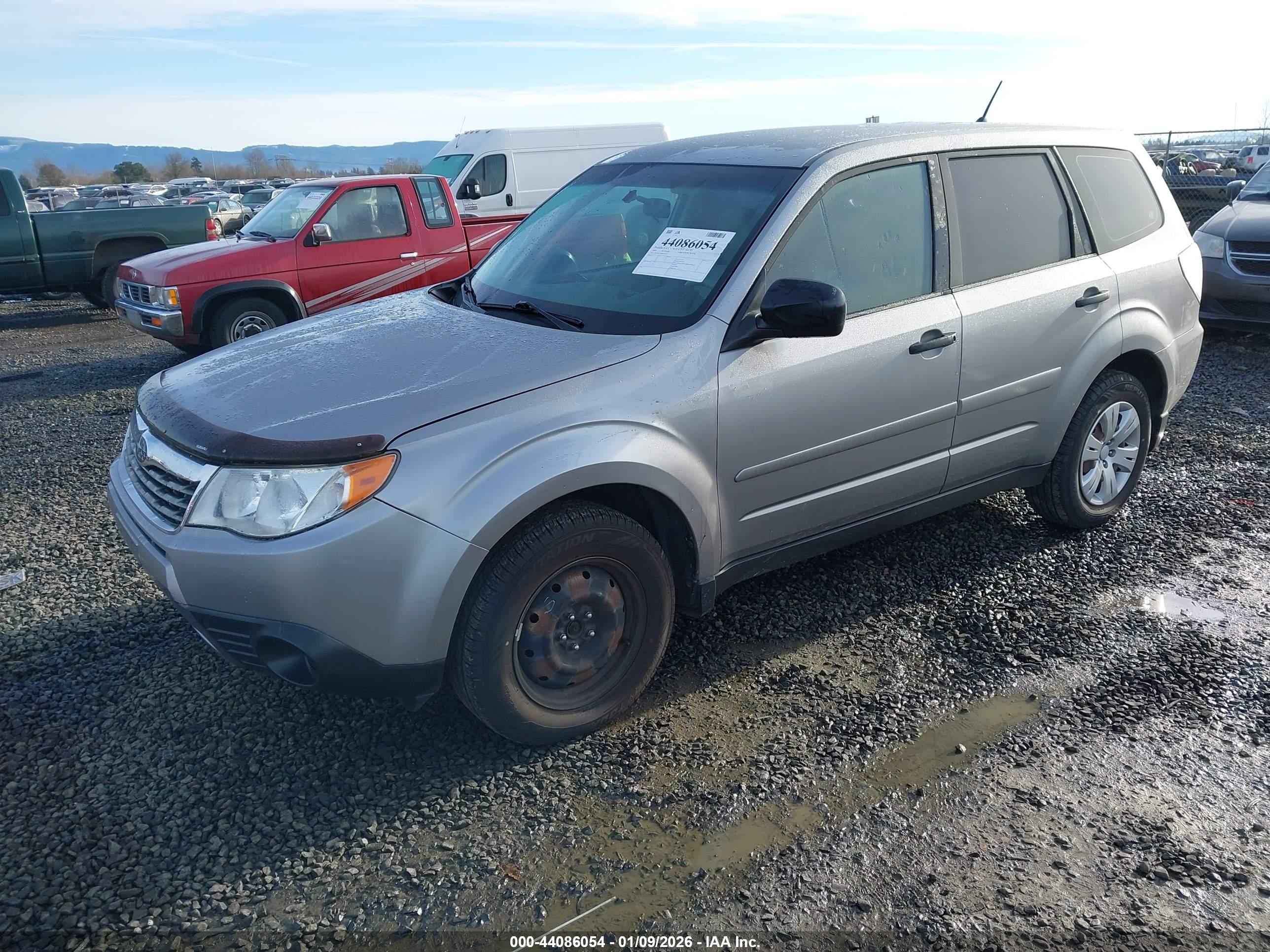 SUBARU FORESTER image 2