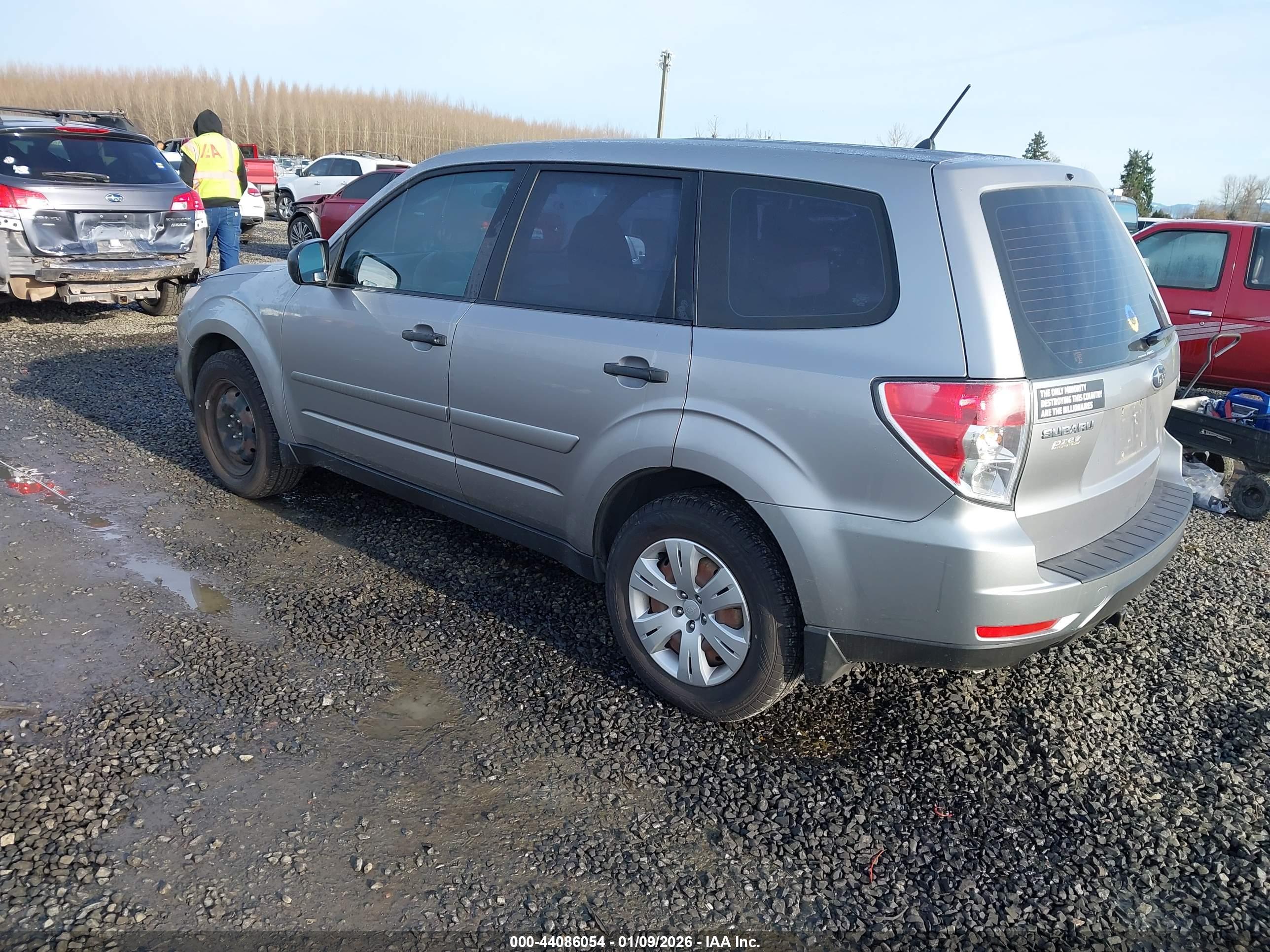 SUBARU FORESTER image 3