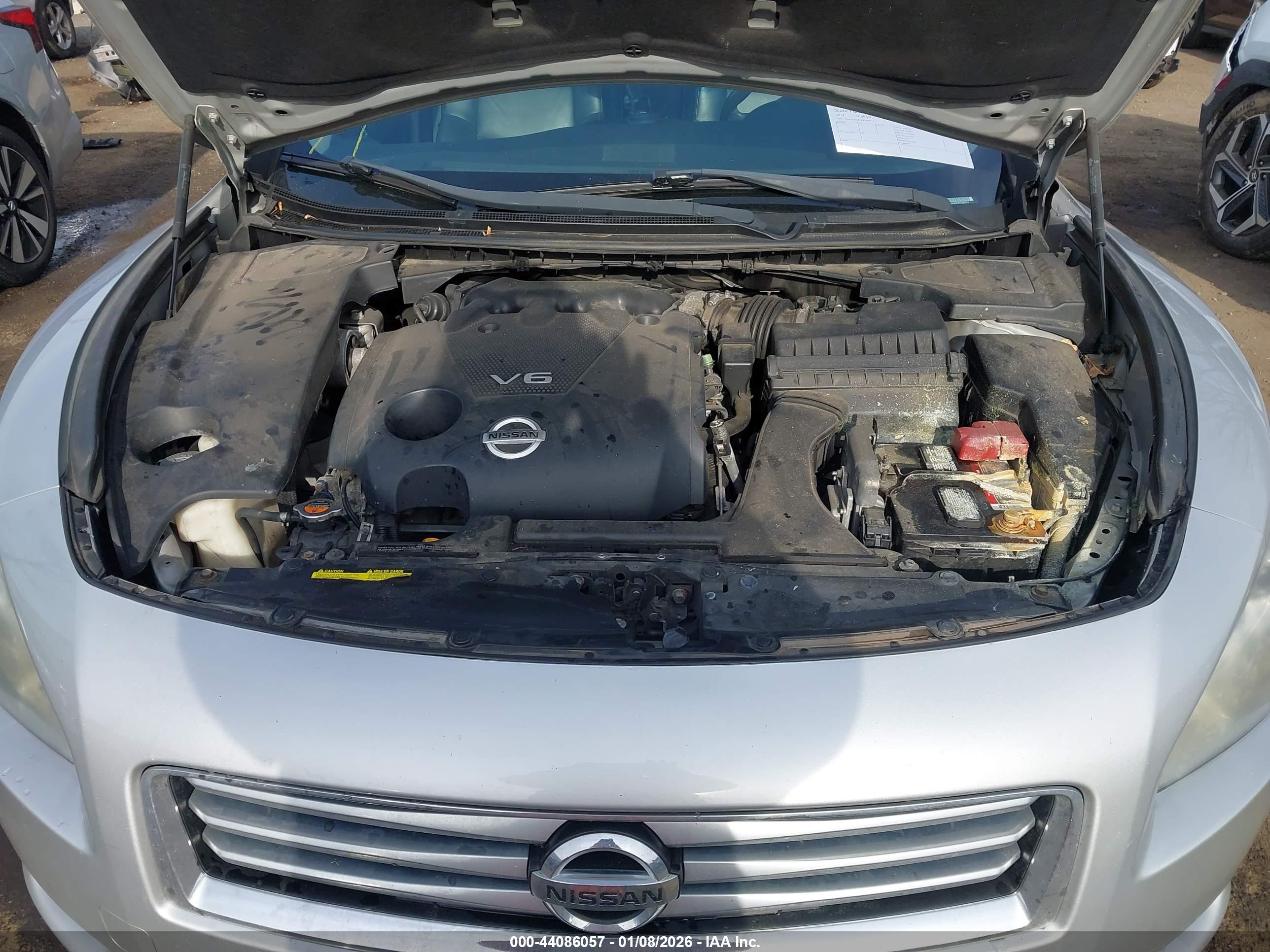 NISSAN MAXIMA image 10