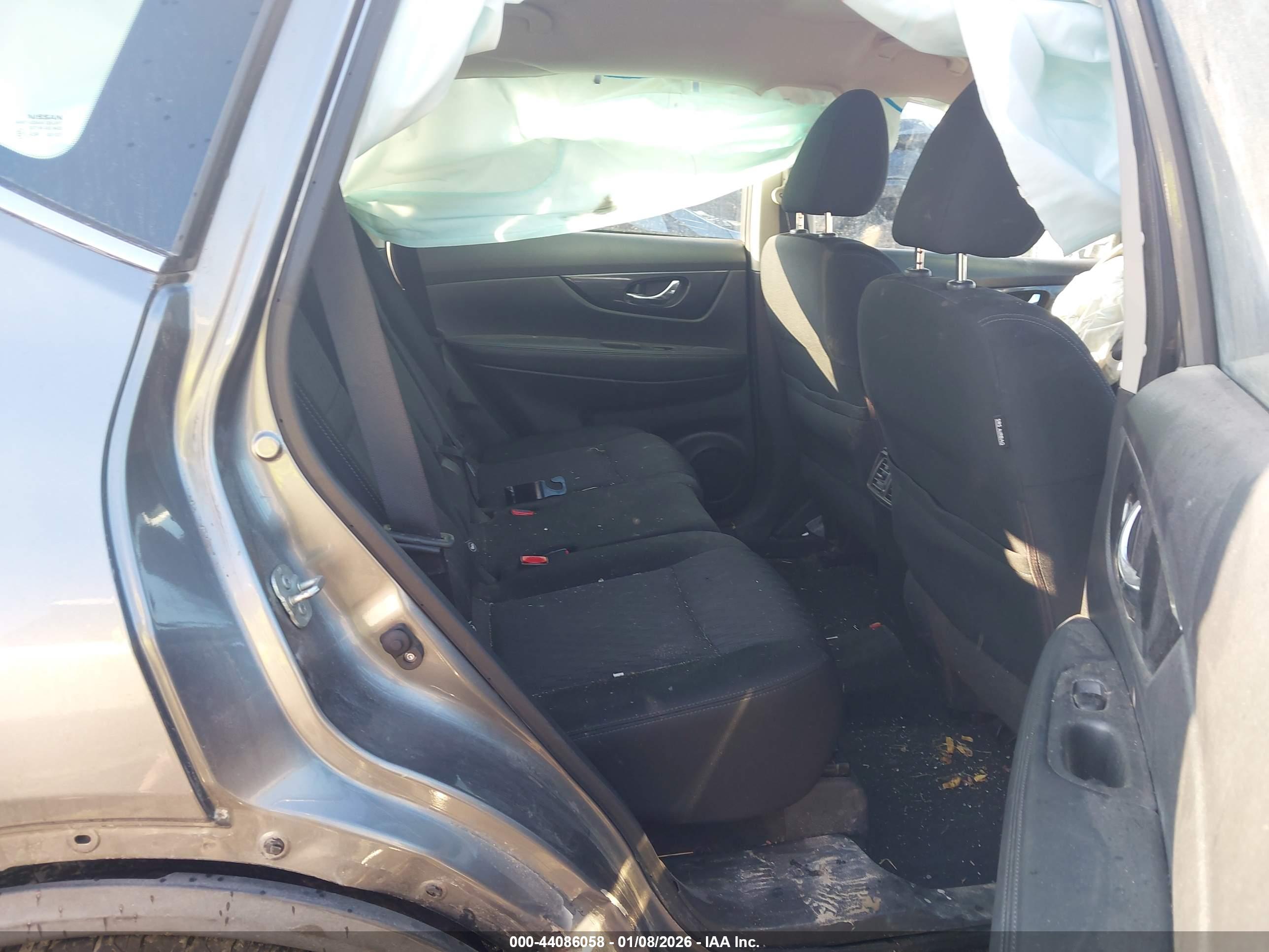 NISSAN ROGUE image 8