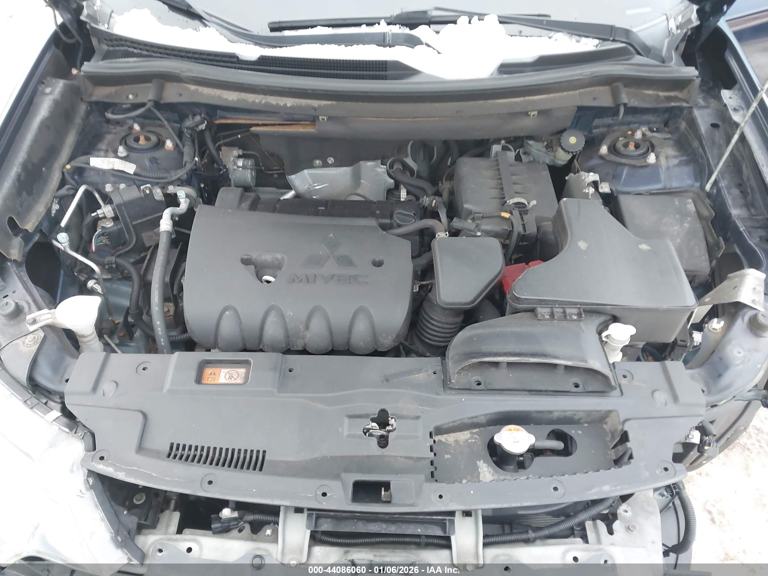 MITSUBISHI OUTLANDER image 10