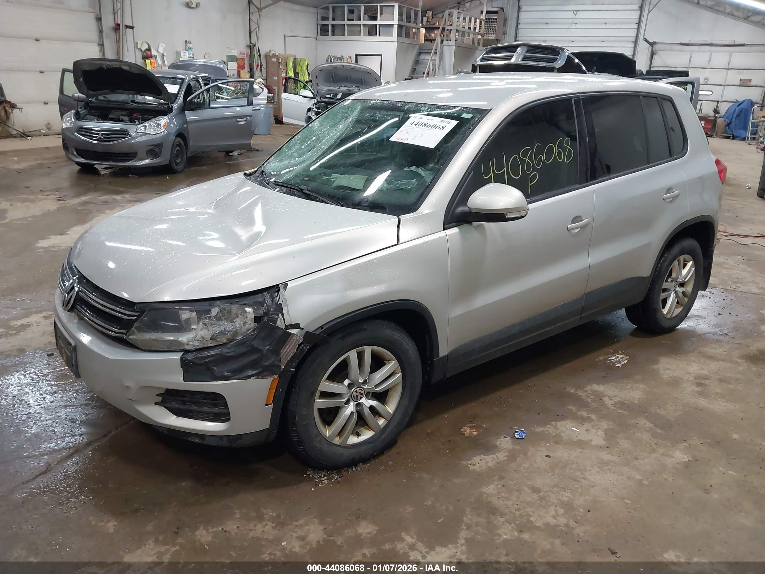 VOLKSWAGEN TIGUAN image 2