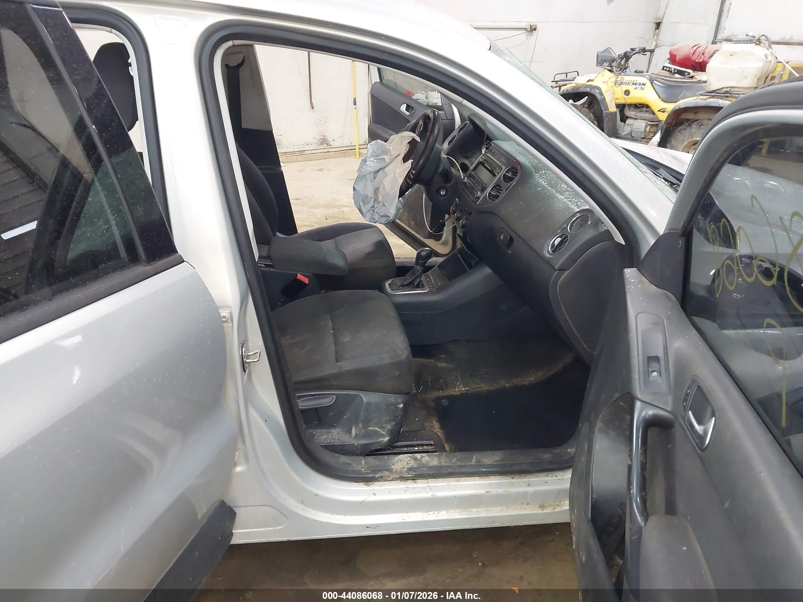 VOLKSWAGEN TIGUAN image 5