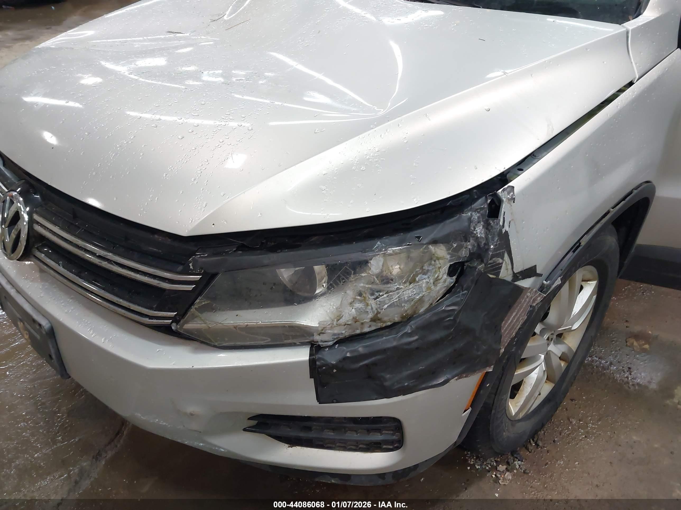 VOLKSWAGEN TIGUAN image 6
