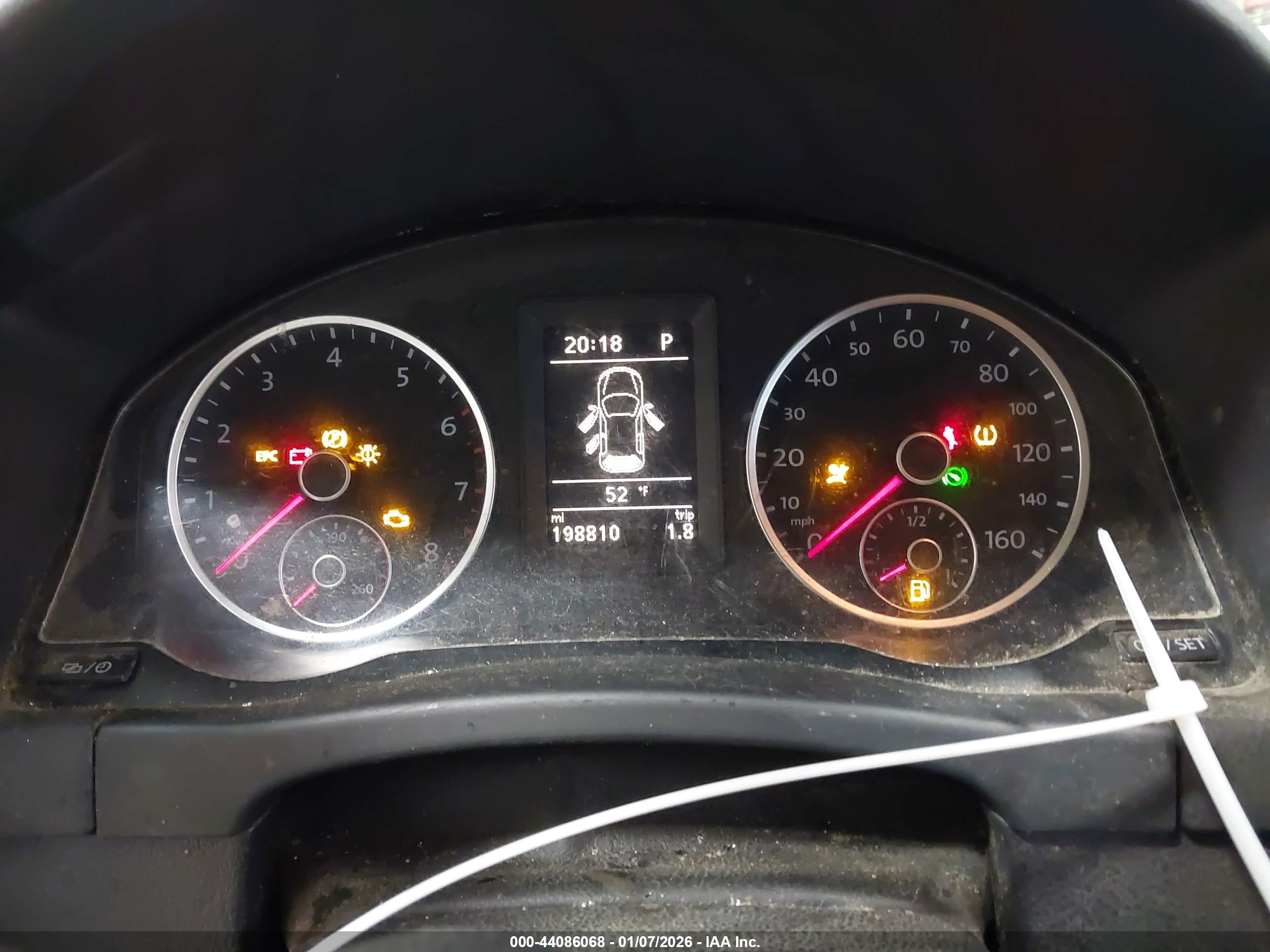 VOLKSWAGEN TIGUAN image 7