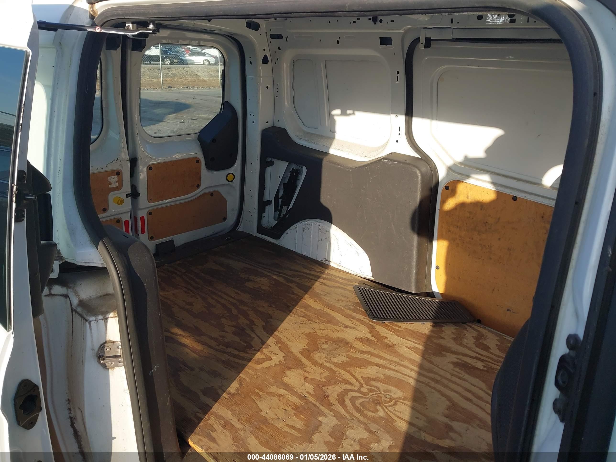 FORD TRANSIT image 8