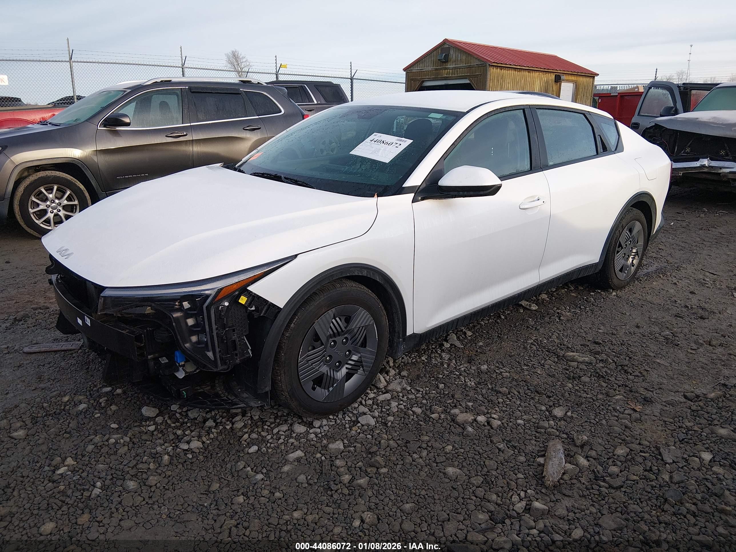 KIA K4 image 2