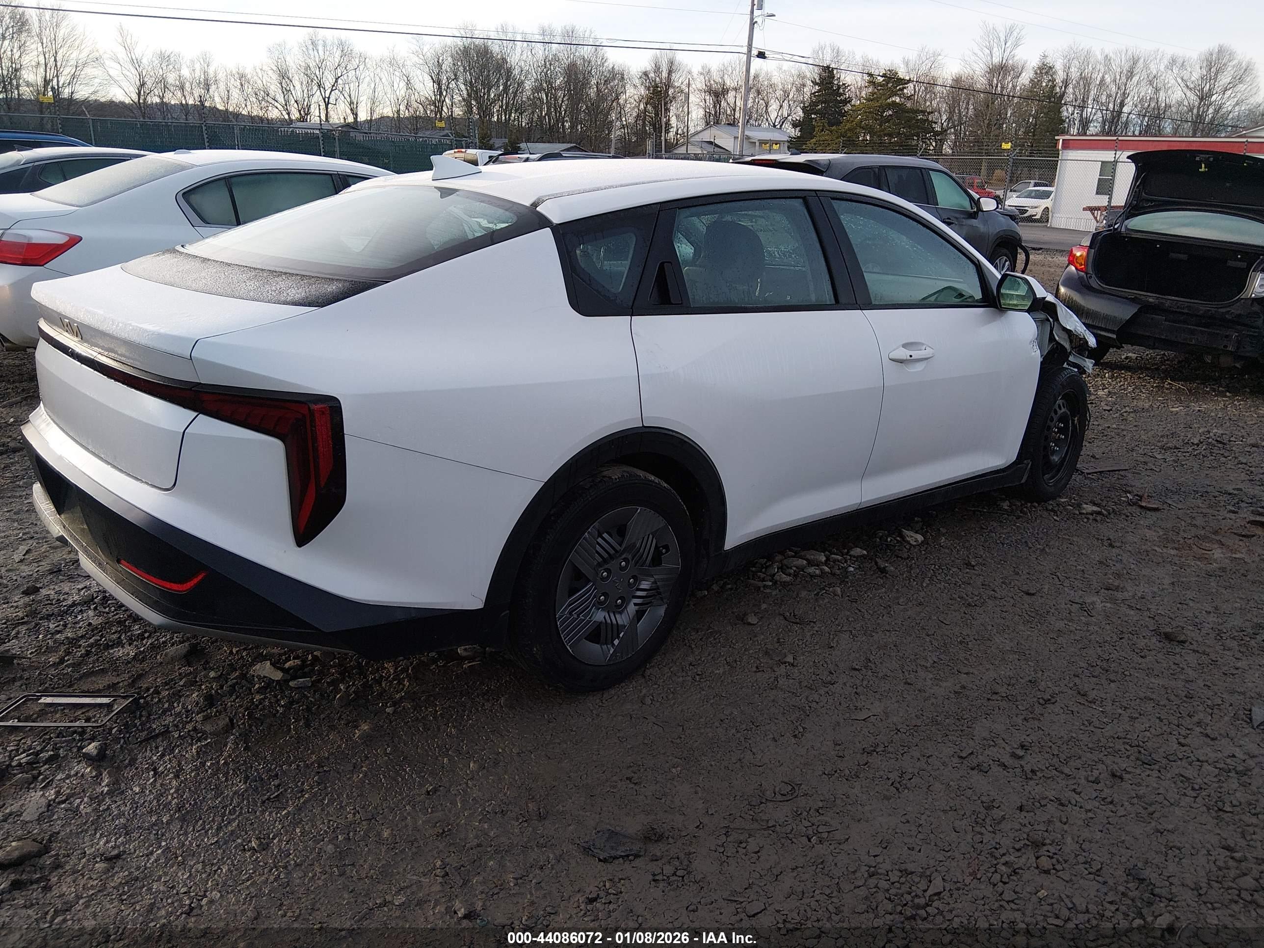 KIA K4 image 4