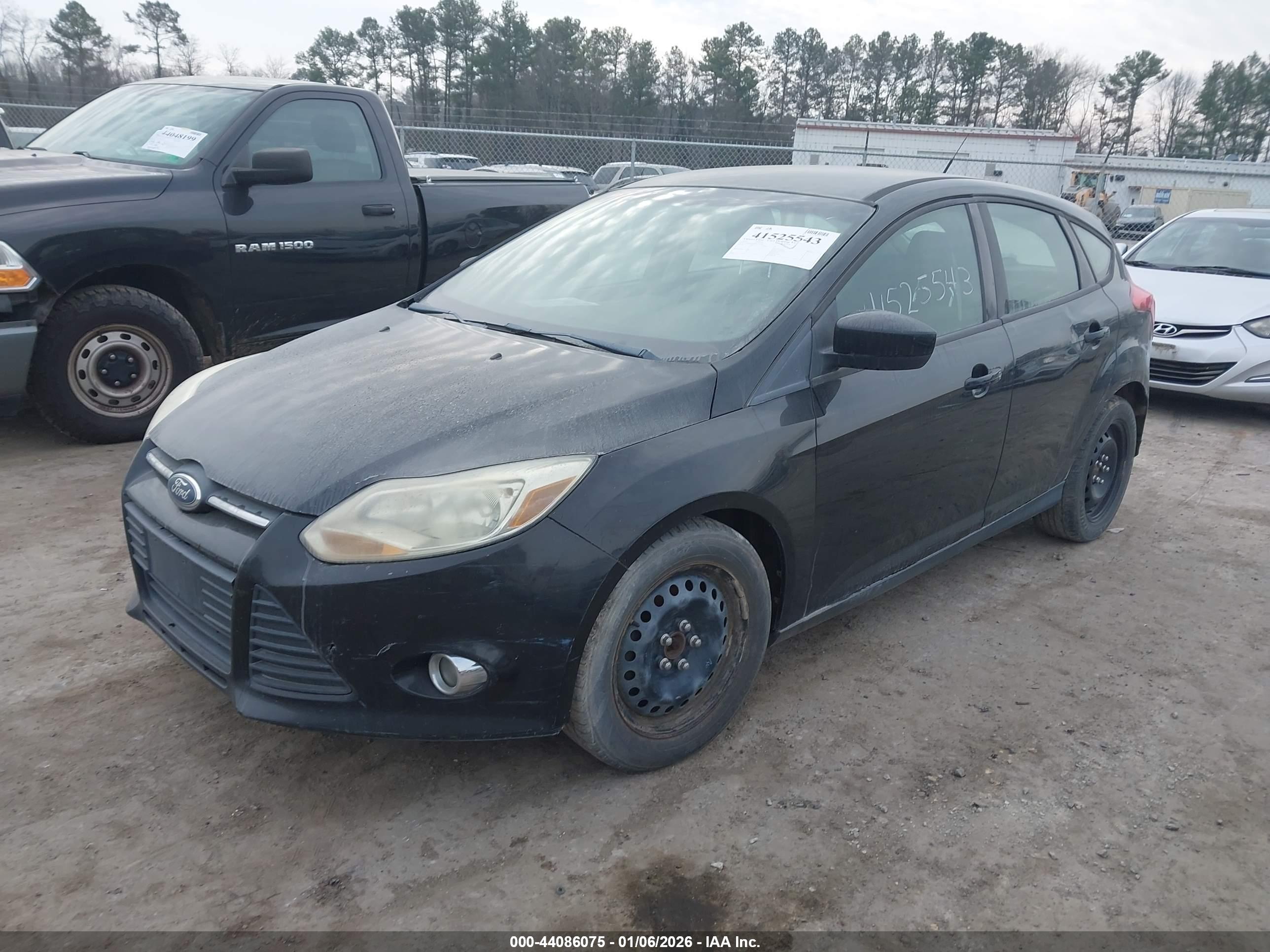 FORD FOCUS image 2