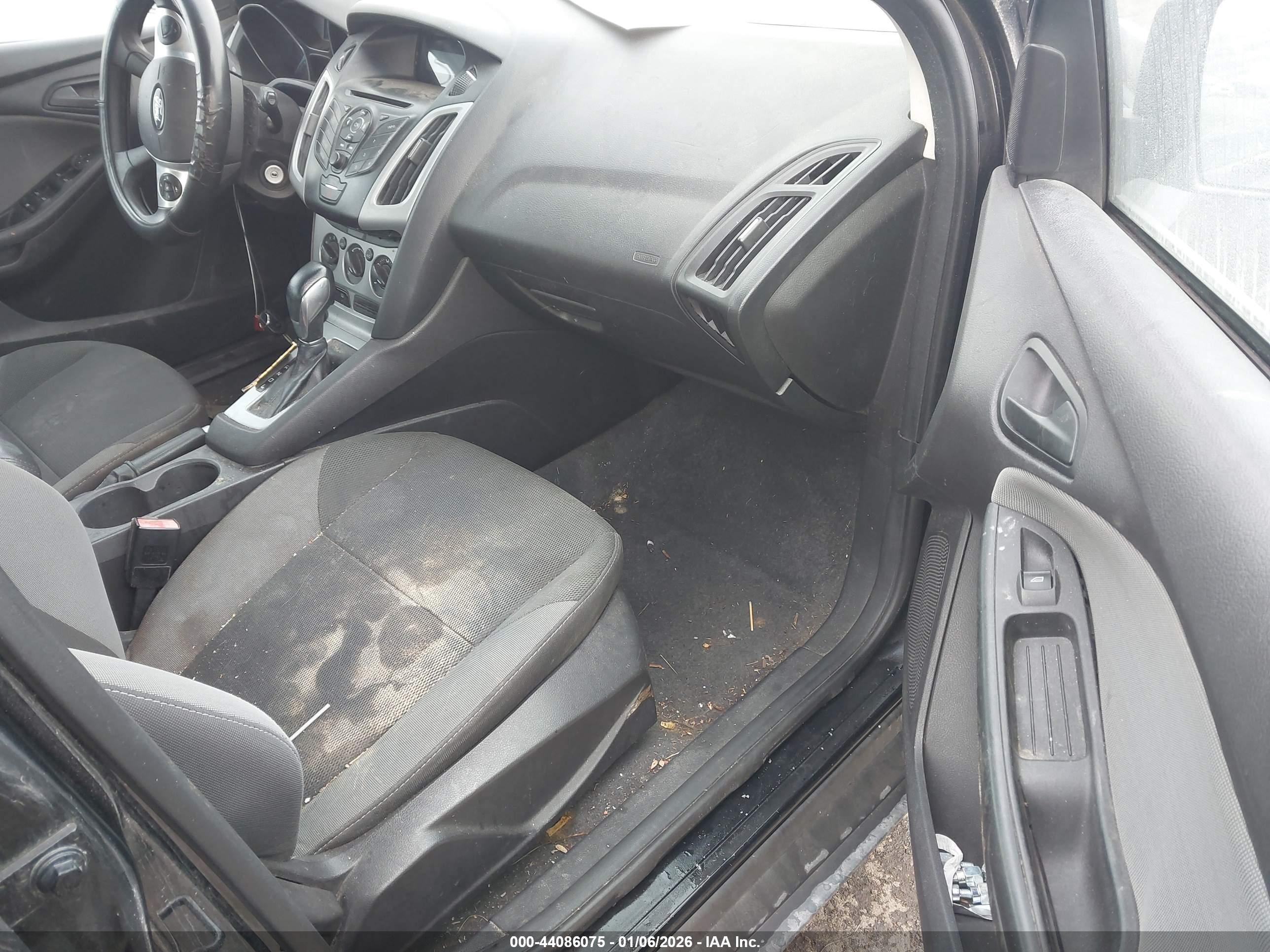 FORD FOCUS image 5