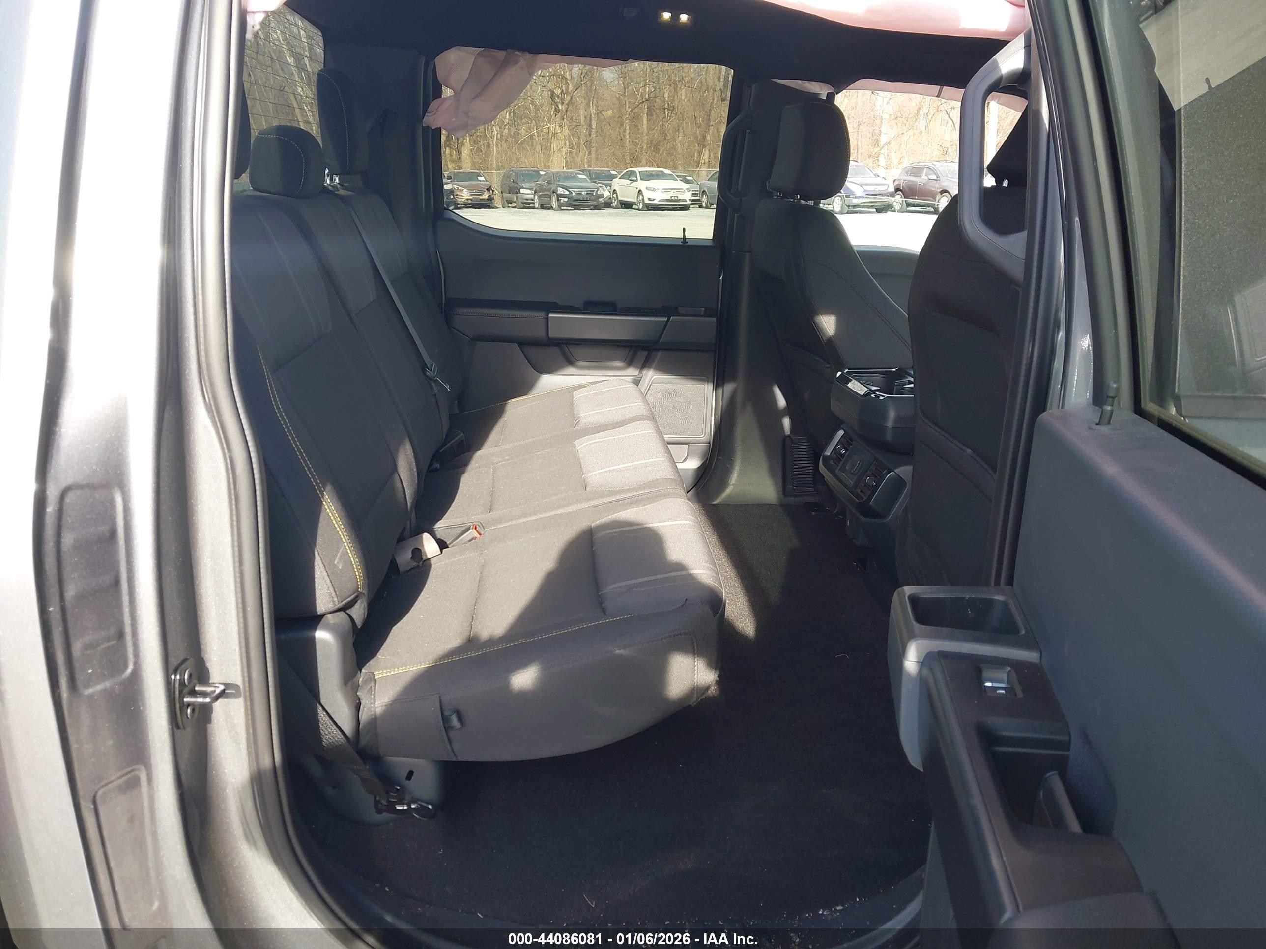 FORD F-150 image 8