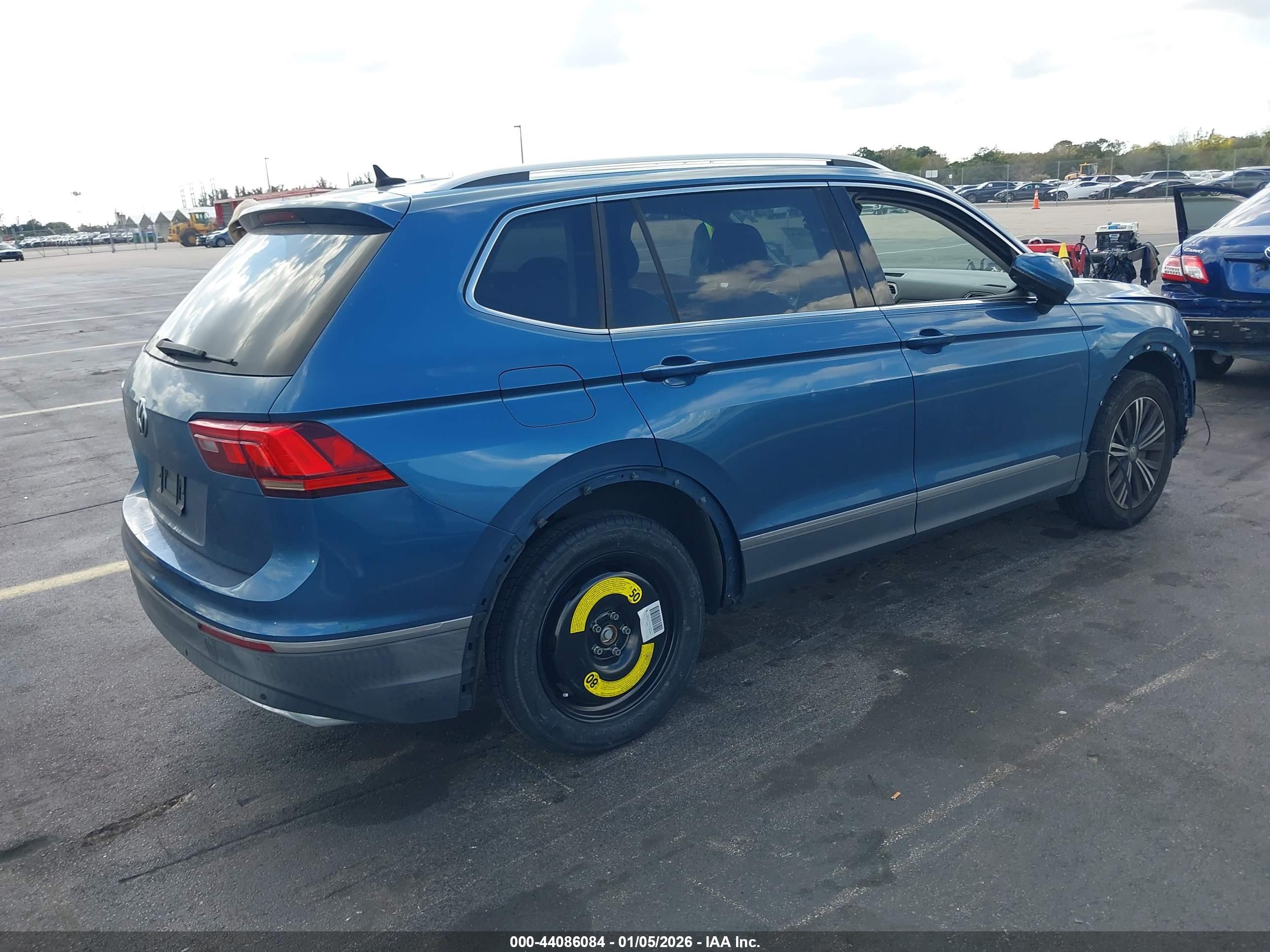 VOLKSWAGEN TIGUAN image 4