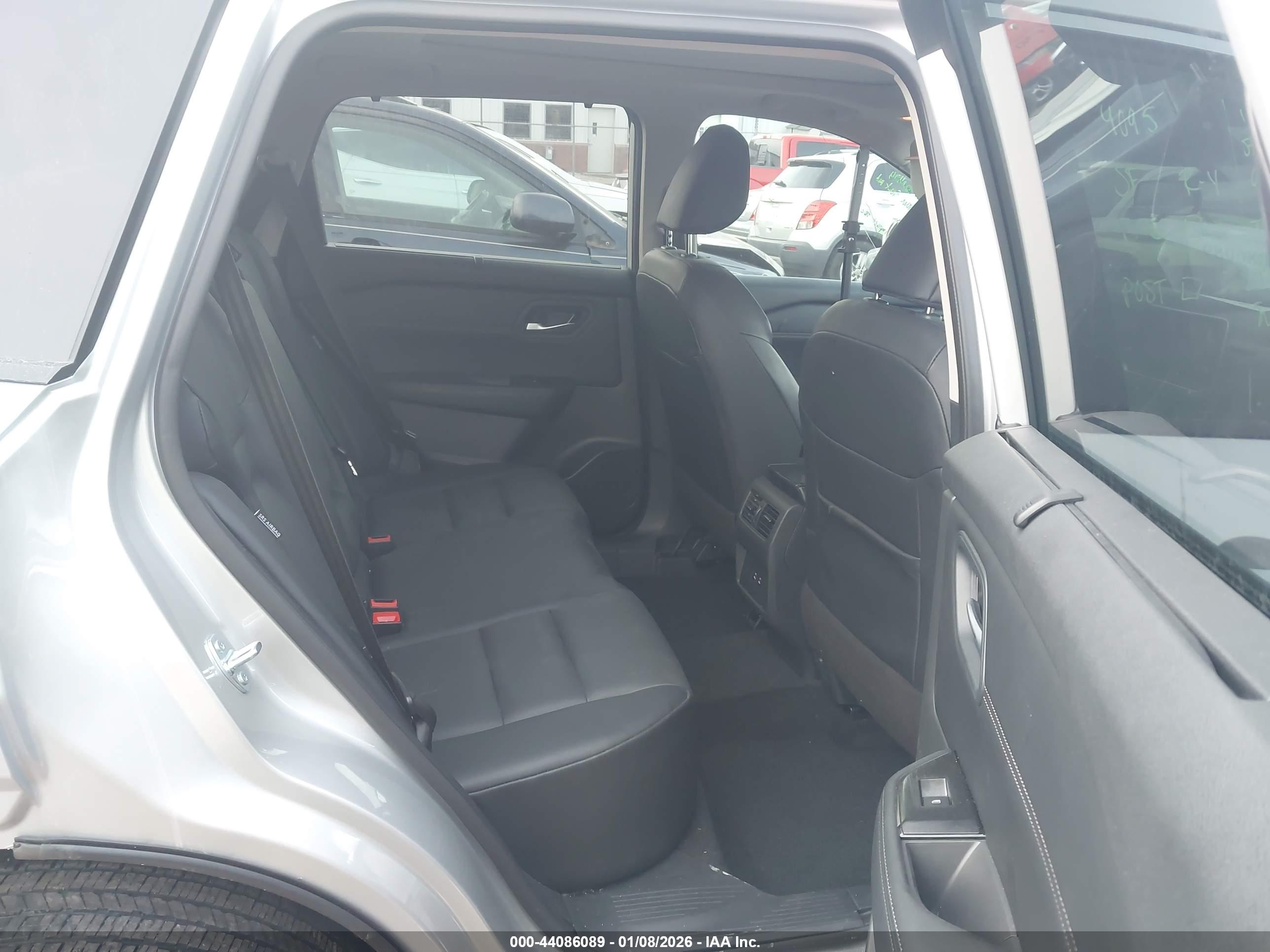 NISSAN ROGUE image 8