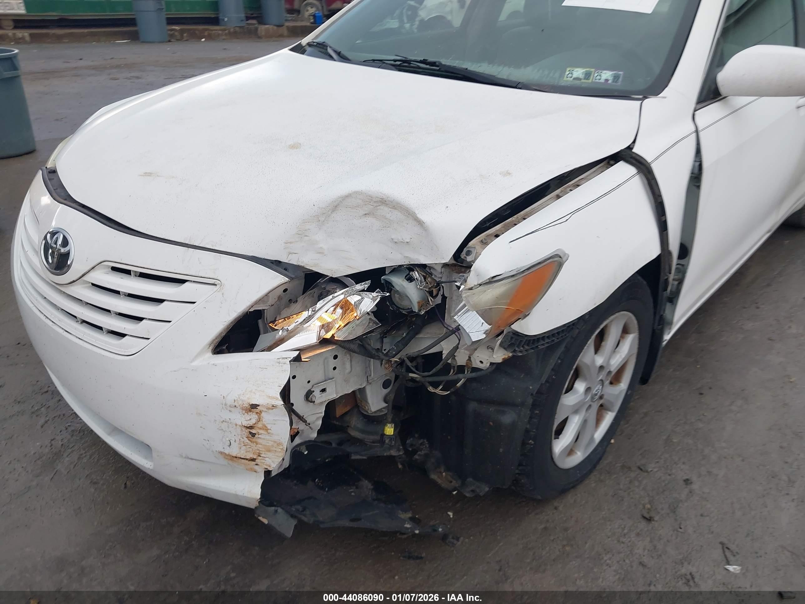 TOYOTA CAMRY image 6