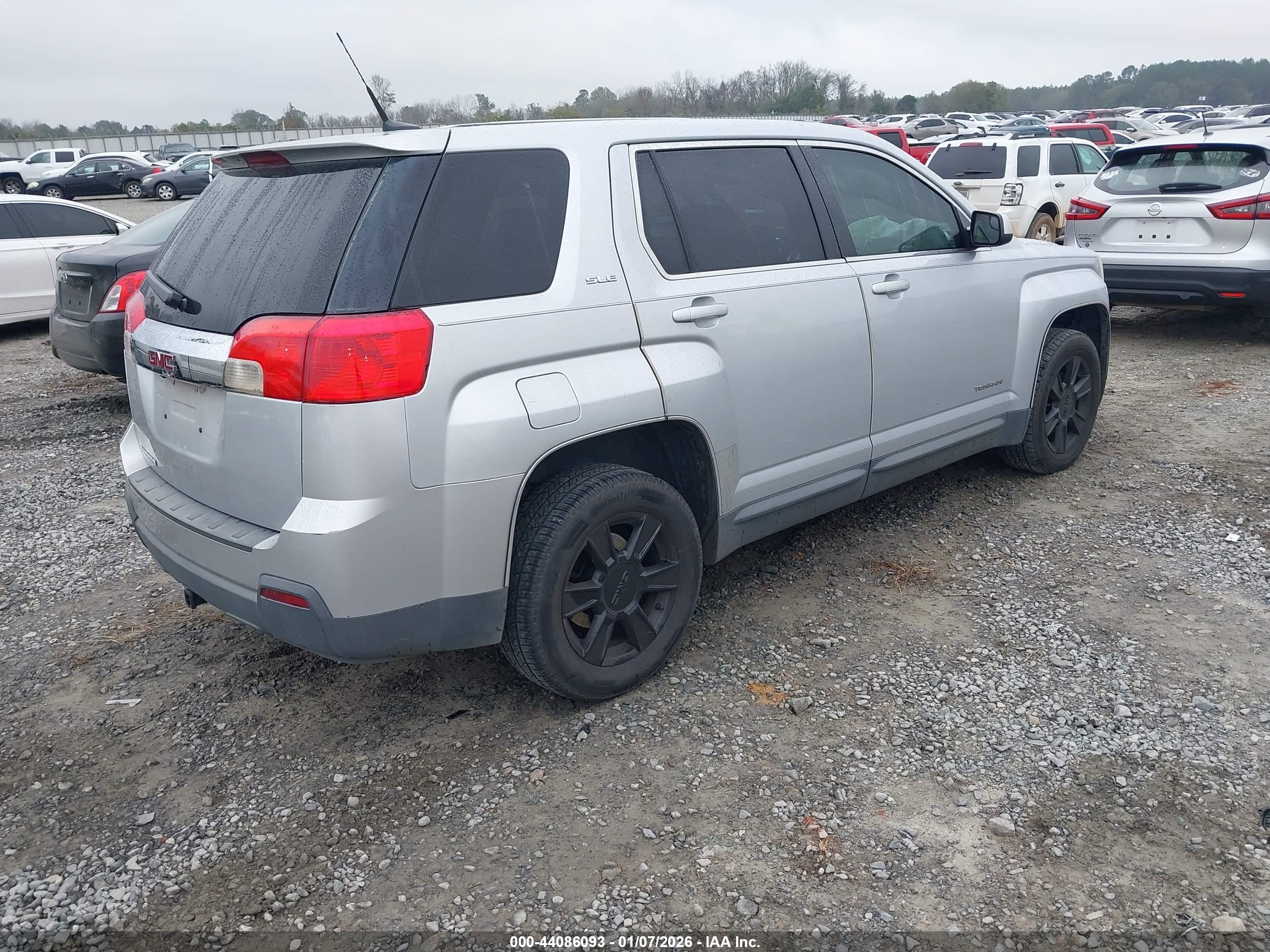 GMC TERRAIN image 4