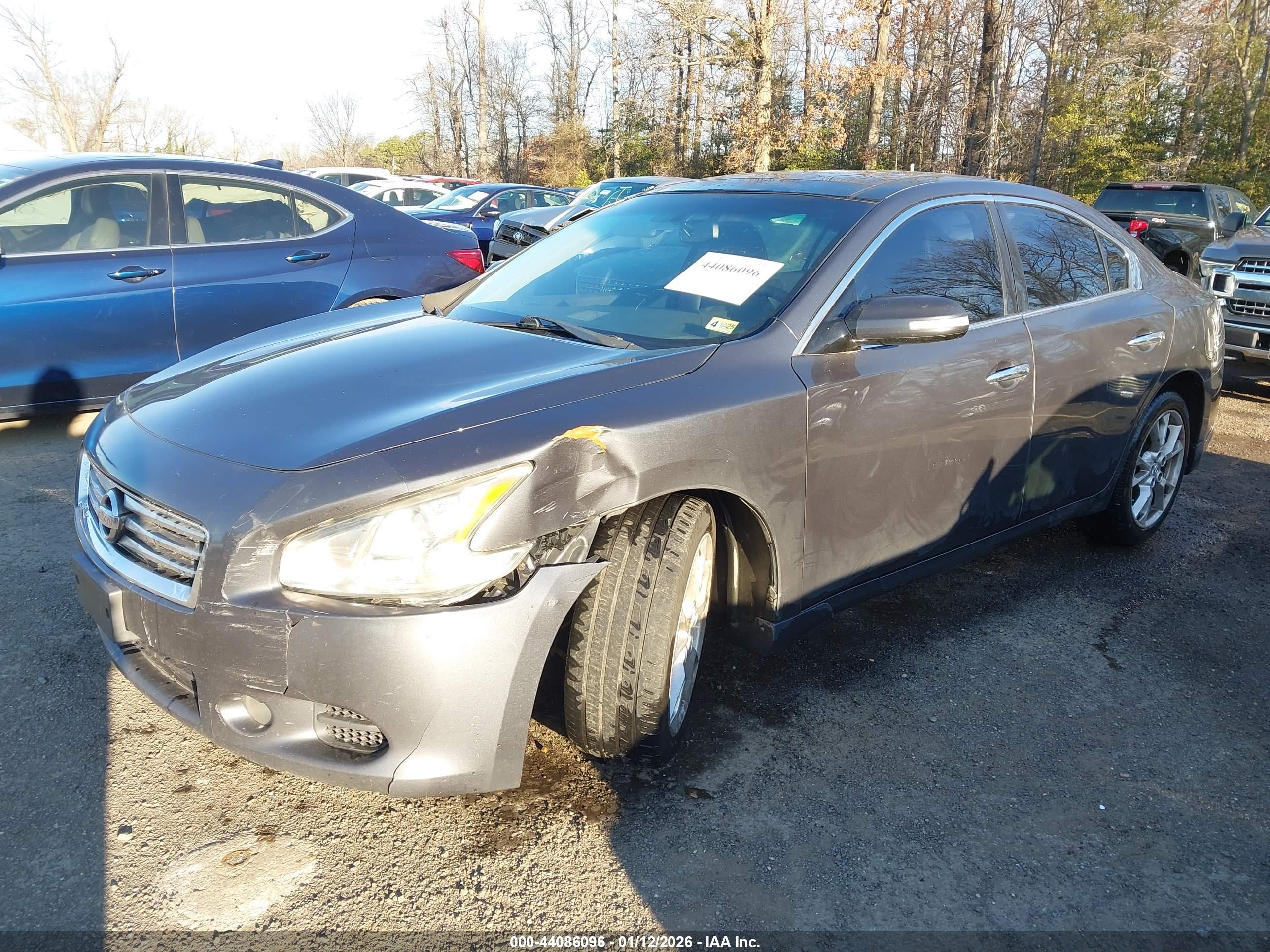 NISSAN MAXIMA image 6