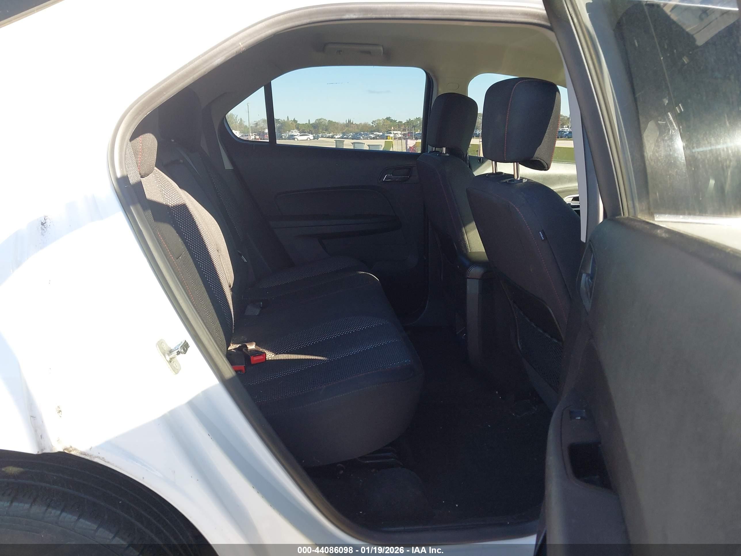 CHEVROLET EQUINOX image 8