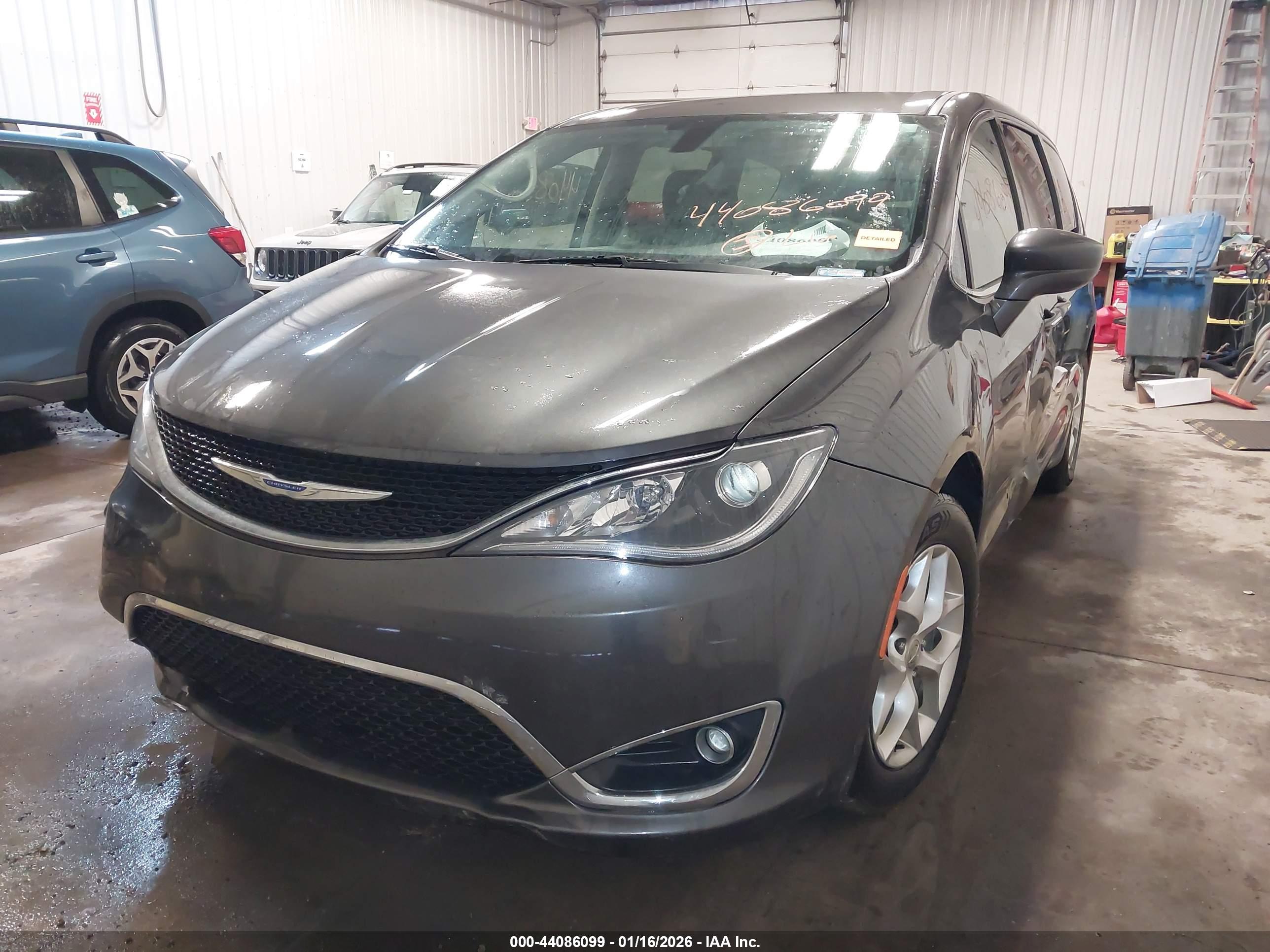 CHRYSLER PACIFICA image 2
