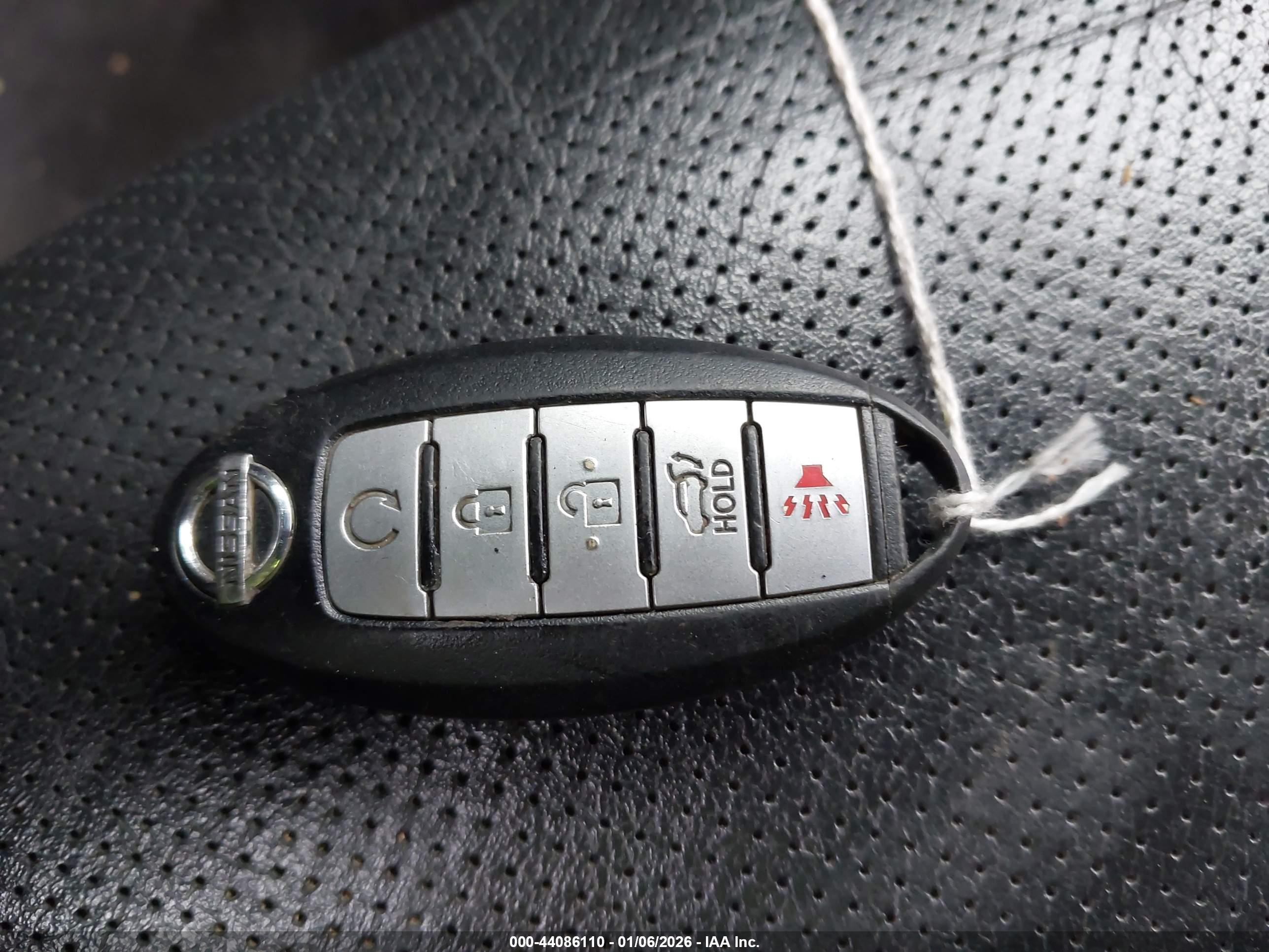 NISSAN ROGUE image 11