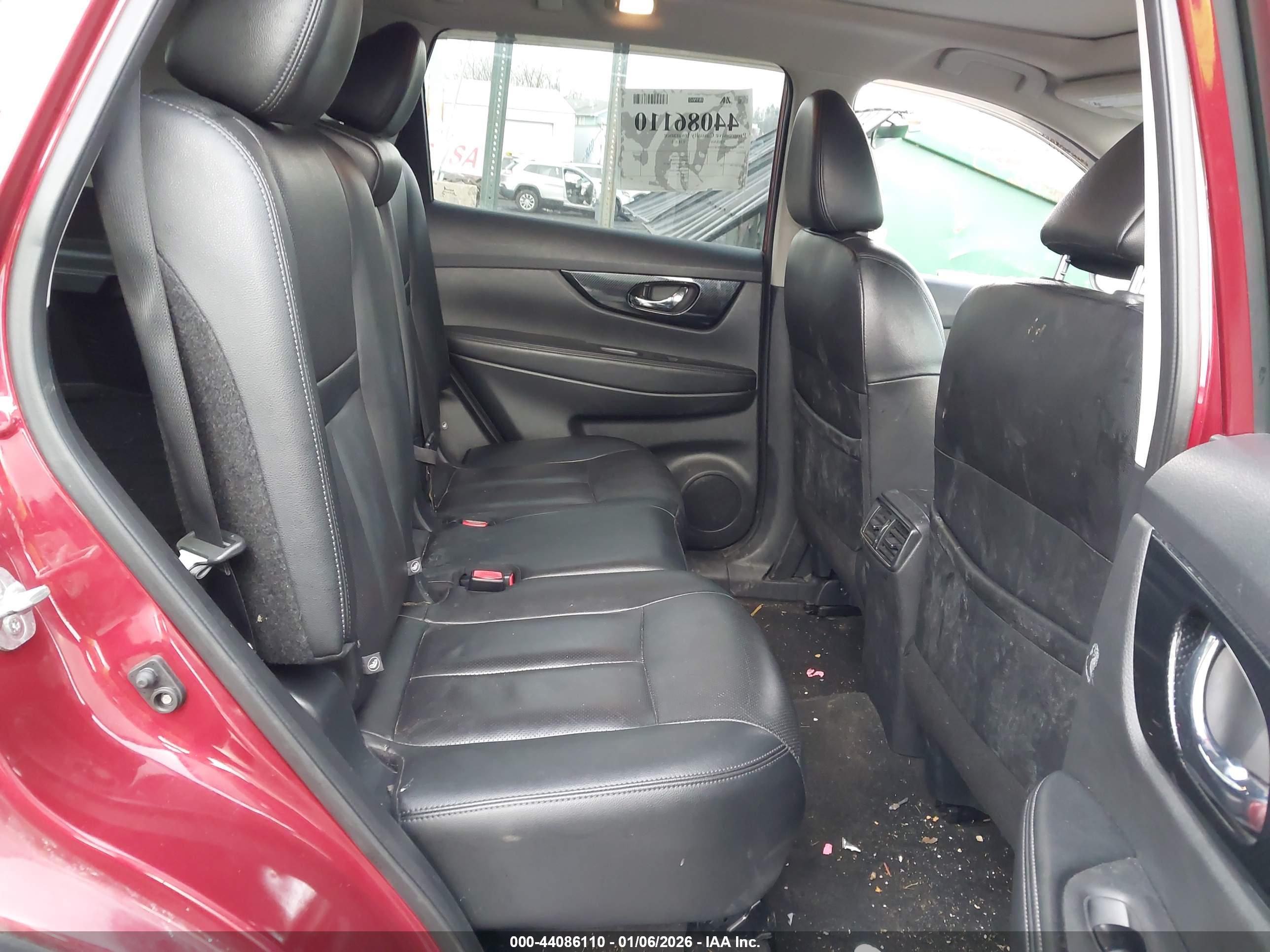 NISSAN ROGUE image 8