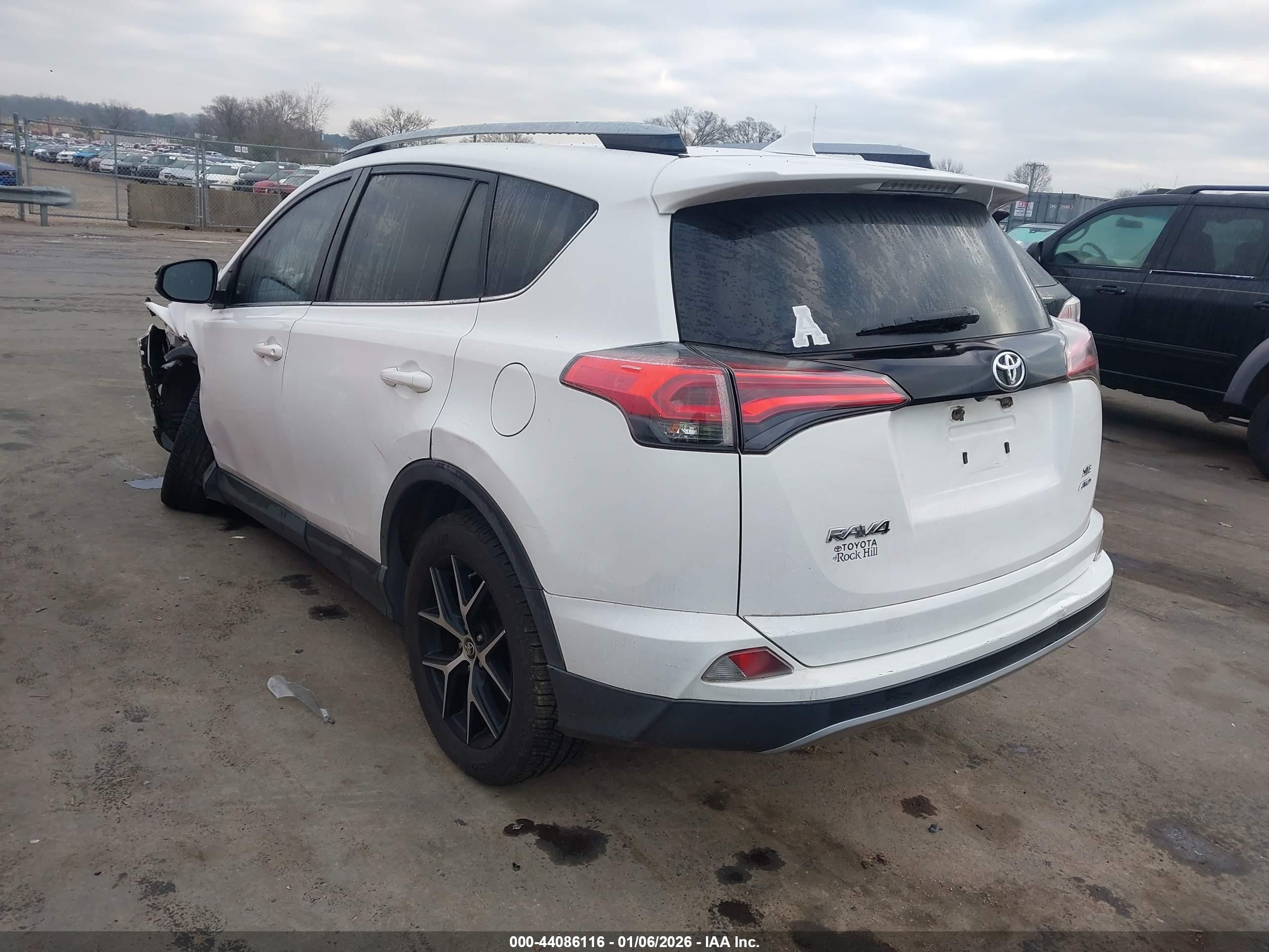 TOYOTA RAV4 image 3