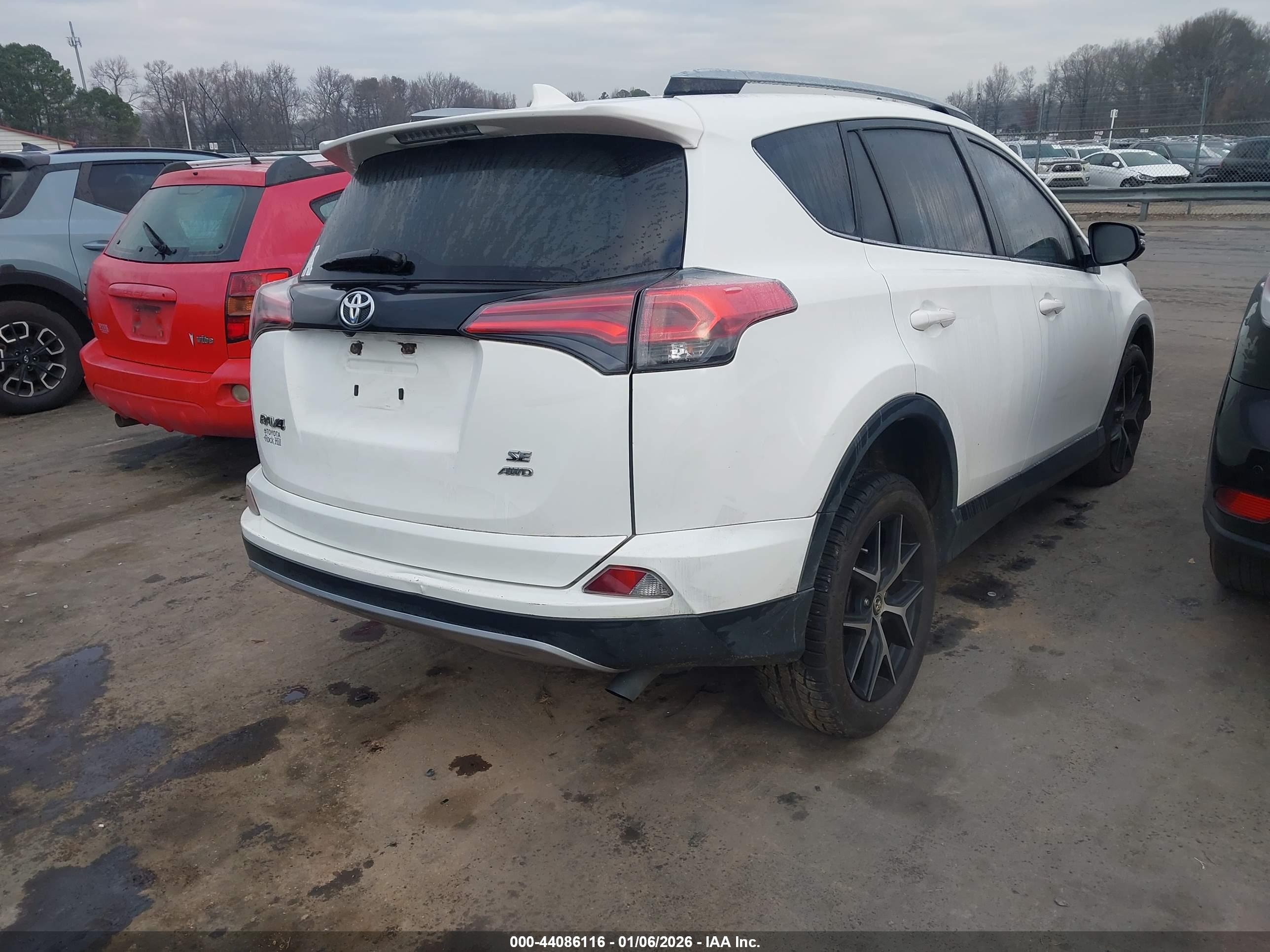 TOYOTA RAV4 image 4