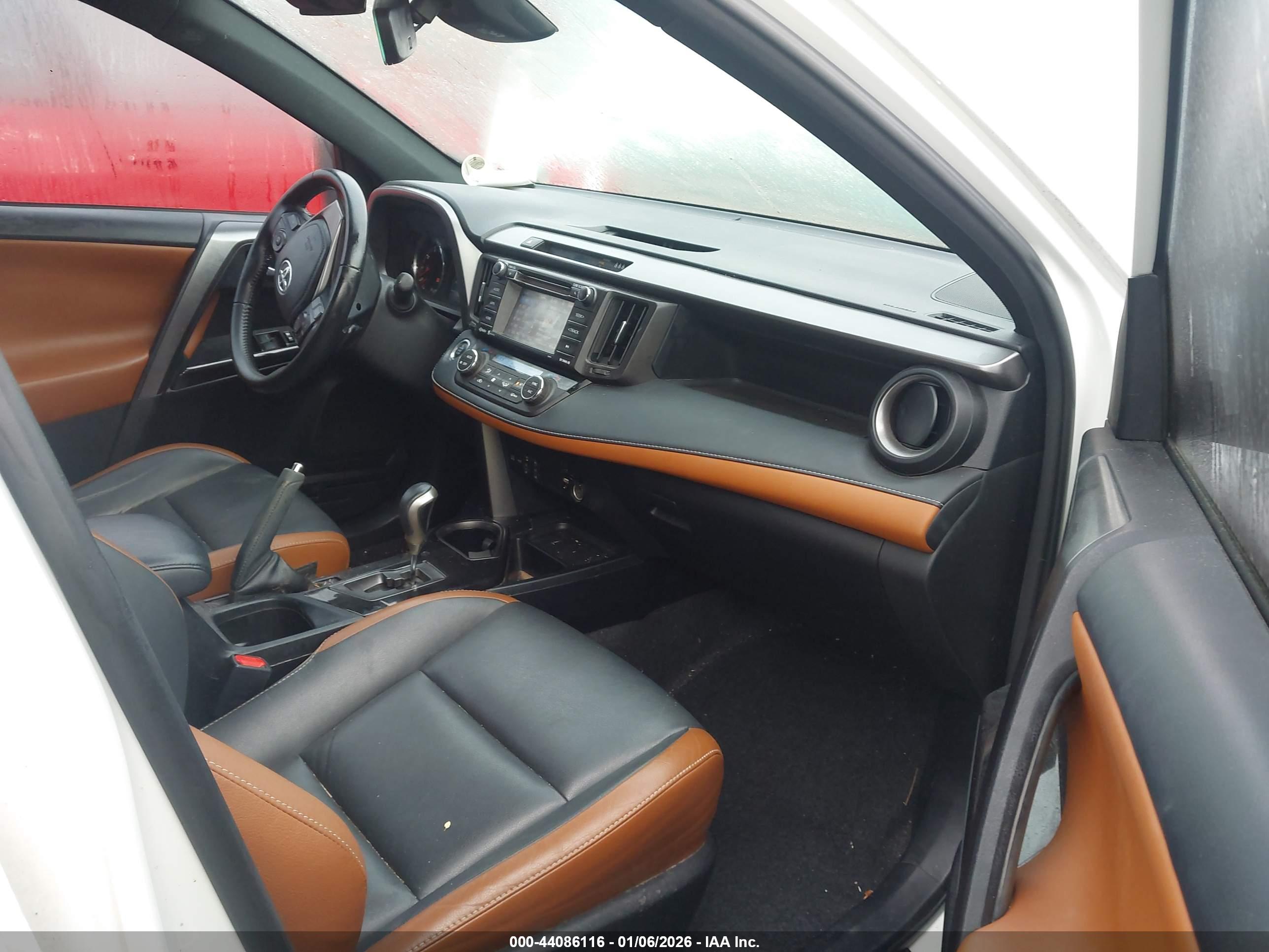 TOYOTA RAV4 image 5